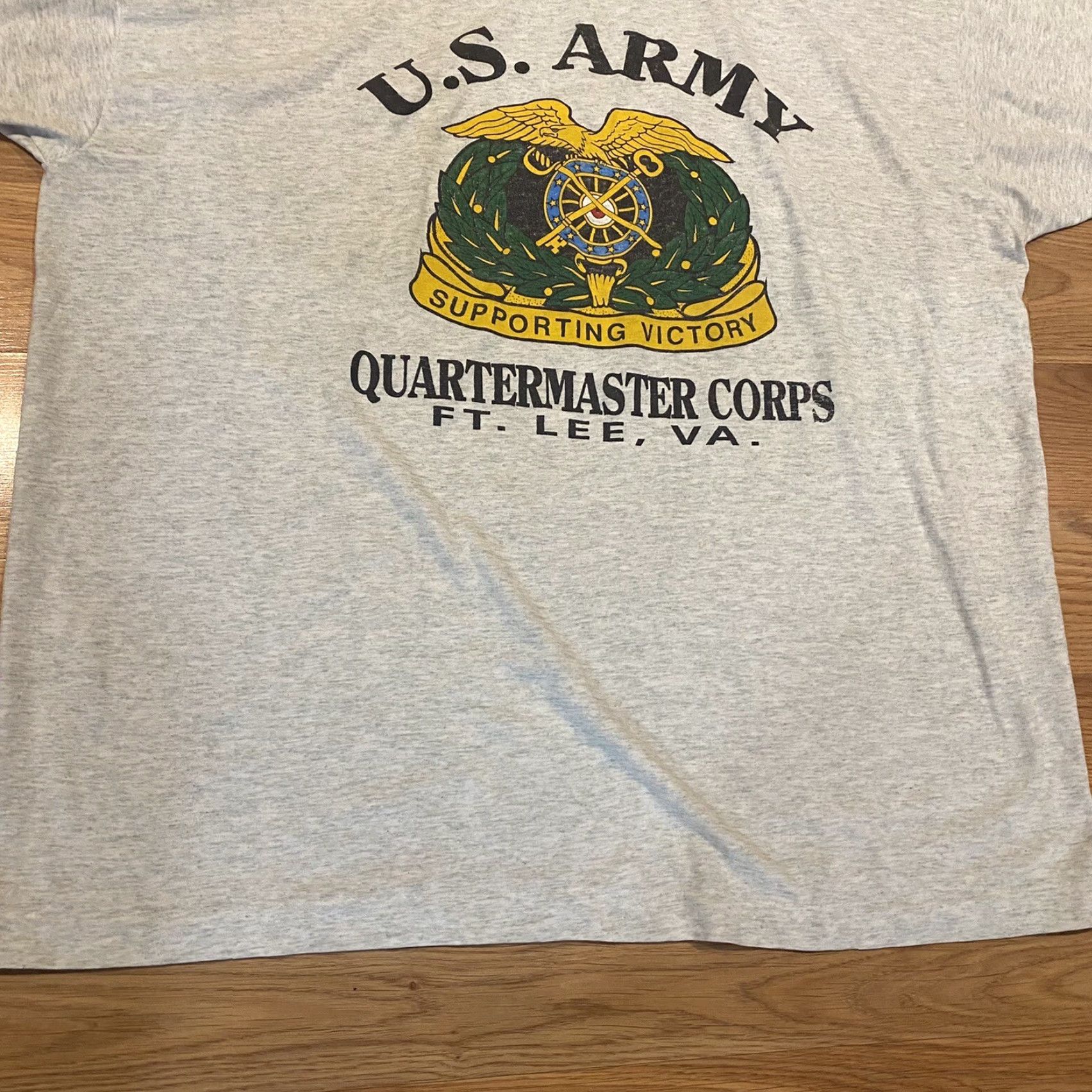 Fruit Of The Loom VTG 90s U.S. Army Quarter Master Corps Single Stitch T-Shirt Staff Sergeant XL Shirt Men Gray Cotton Blend Logo Crew Neck Short Sleeve Regular Vintage Size US XL / EU 56 / 4 - 5 Thumbnail