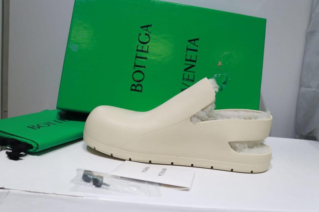 Bottega Veneta o1rshd / Puddle Shearling Cozy Low Top Shoes in Sea Salt Size US 11 / EU 44 - 18 Thumbnail