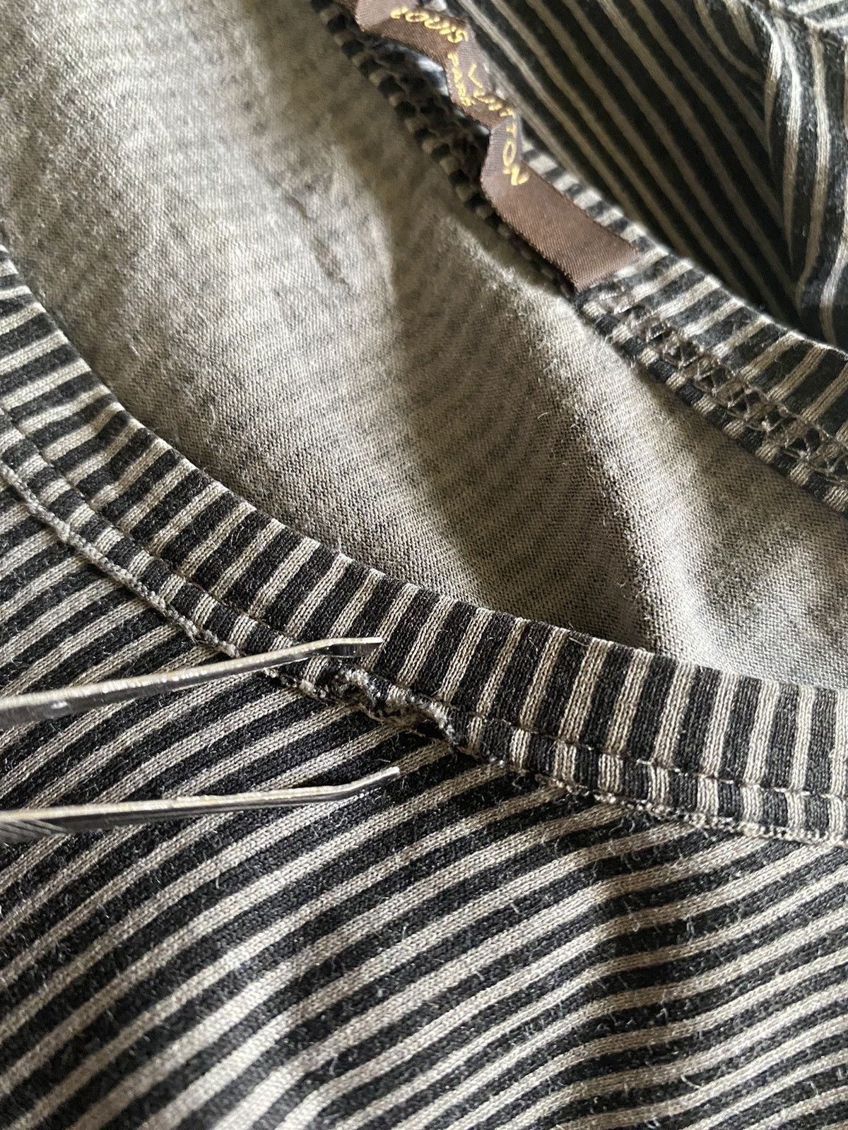 Louis Vuitton LV x Kim Jones FW’12 V-Logo Stripe Tee Size US XL / EU 56 / 4 - 9 Thumbnail