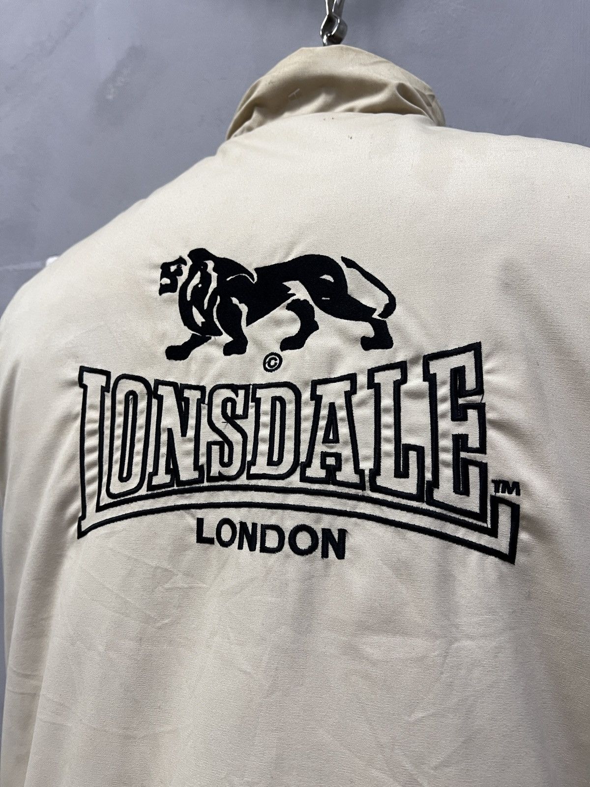 Lonsdale Vintage Vest Lonsdale Beige Zip retro style Y2K Reversible Size US L / EU 52-54 / 3 - 8 Thumbnail