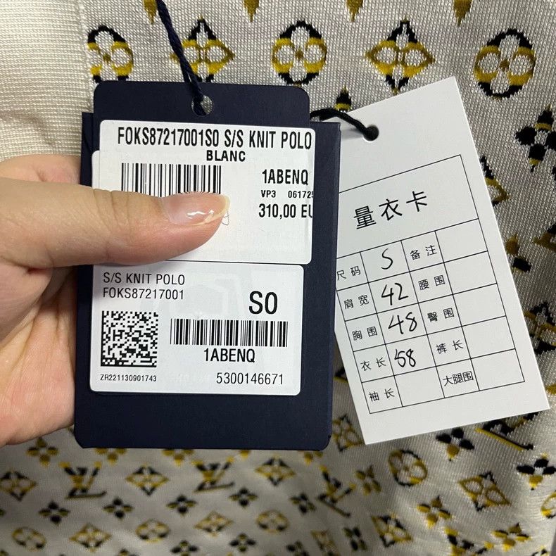 Louis Vuitton Louis Vuitton White Logo Jacquard Polo Straight-Sleeve Pol Size US S / EU 44-46 / 1 - 2 Thumbnail