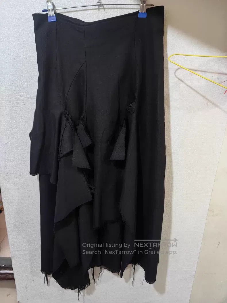 Yohji Yamamoto Yohji Yamamoto size 3 Black irregular skirt Size 25" / US 0 / IT 36 - 1 Thumbnail