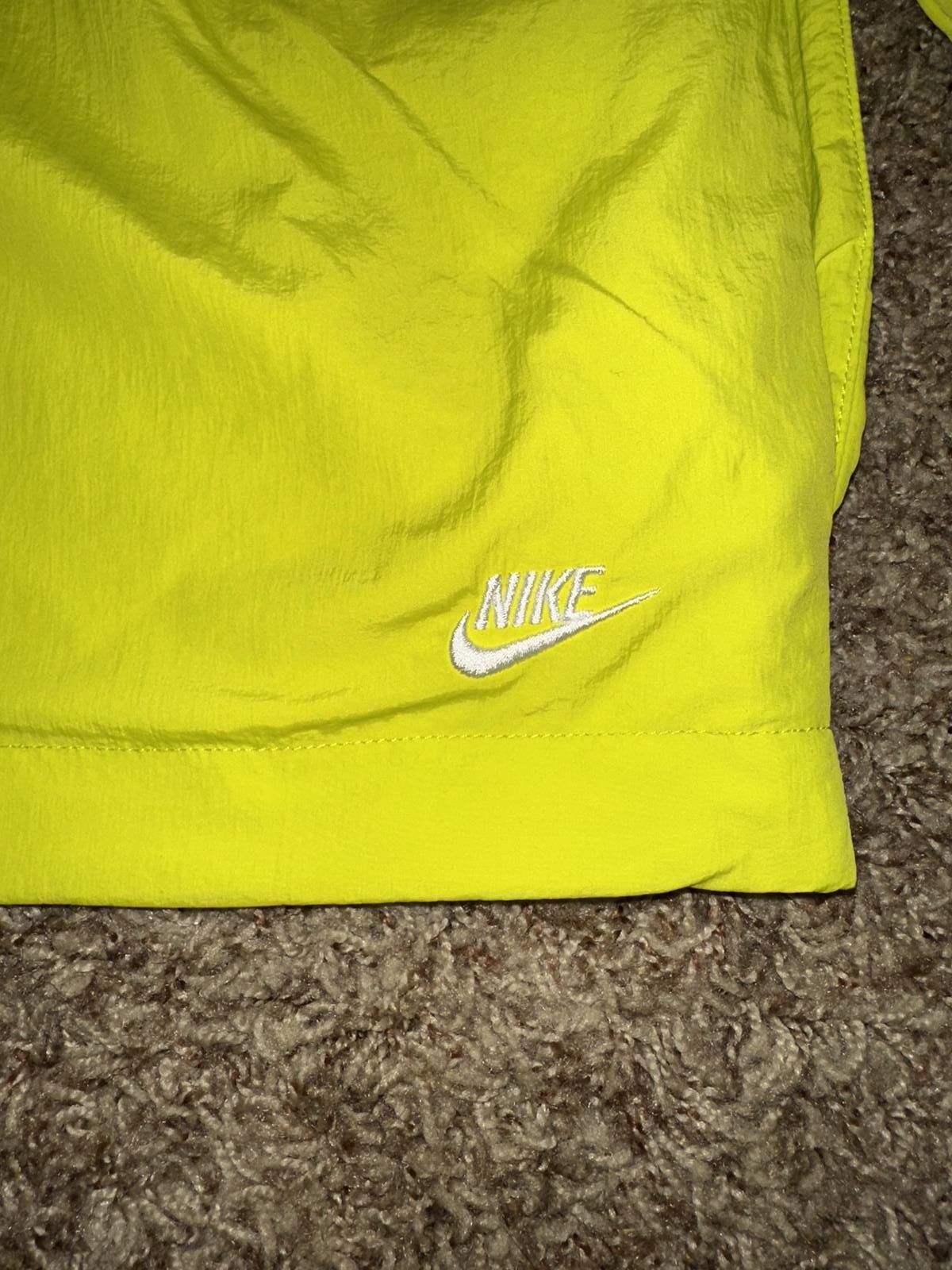Nike Nike Men’s Tech Bright Cactus Green Jacket Sample Size US M / EU 48-50 / 2 - 9 Thumbnail