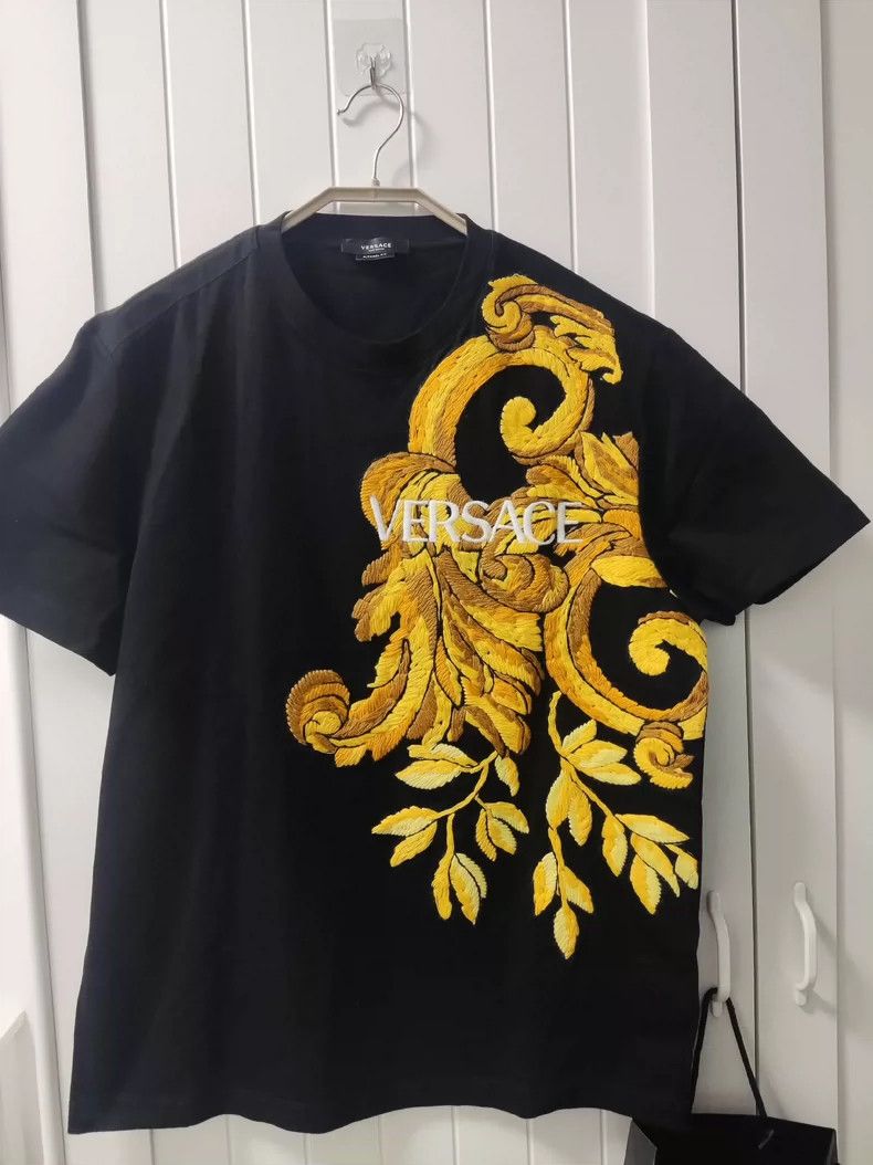 Versace Versace Short-sleeved T-shirt Size US S / EU 44-46 / 1 - 1 Thumbnail