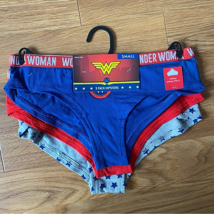 Dc Comics NWT DC Comics Wonder Woman 3 Pack Hipster Underwear
