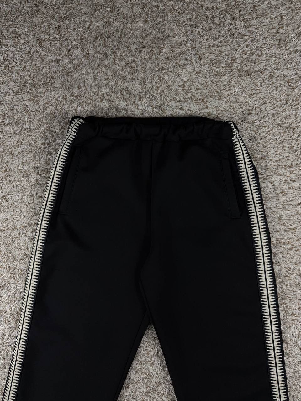 GU × Undercover UNDERCOVER x GU Kosmik Noise Black Tracksuit Size US S / EU 44-46 / 1 - 14 Thumbnail