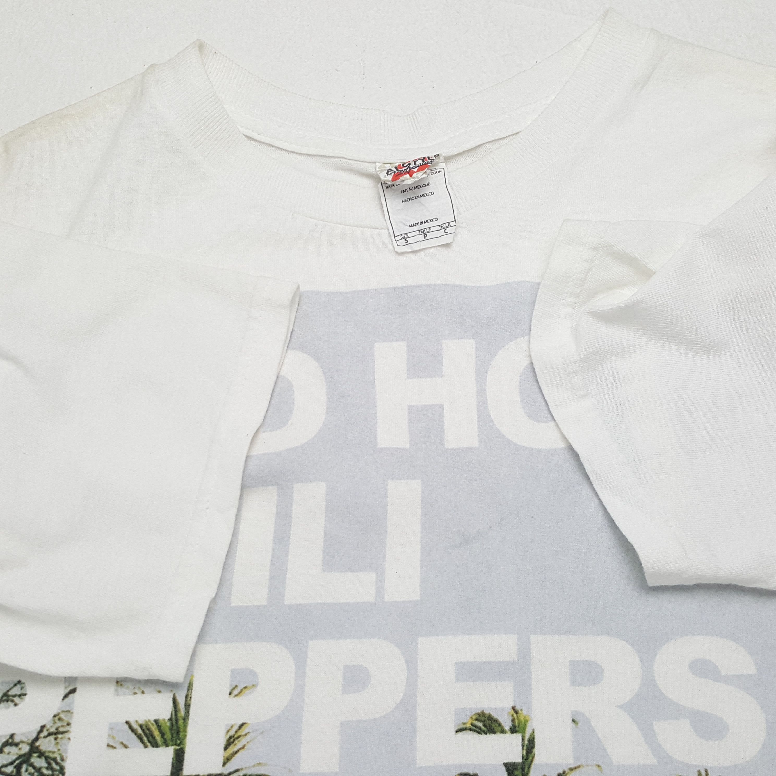 Band Tees × Vintage Vintage RED HOT CHILI PEPPERS American Rock Band T-Shirt Size US S / EU 44-46 / 1 - 6 Thumbnail