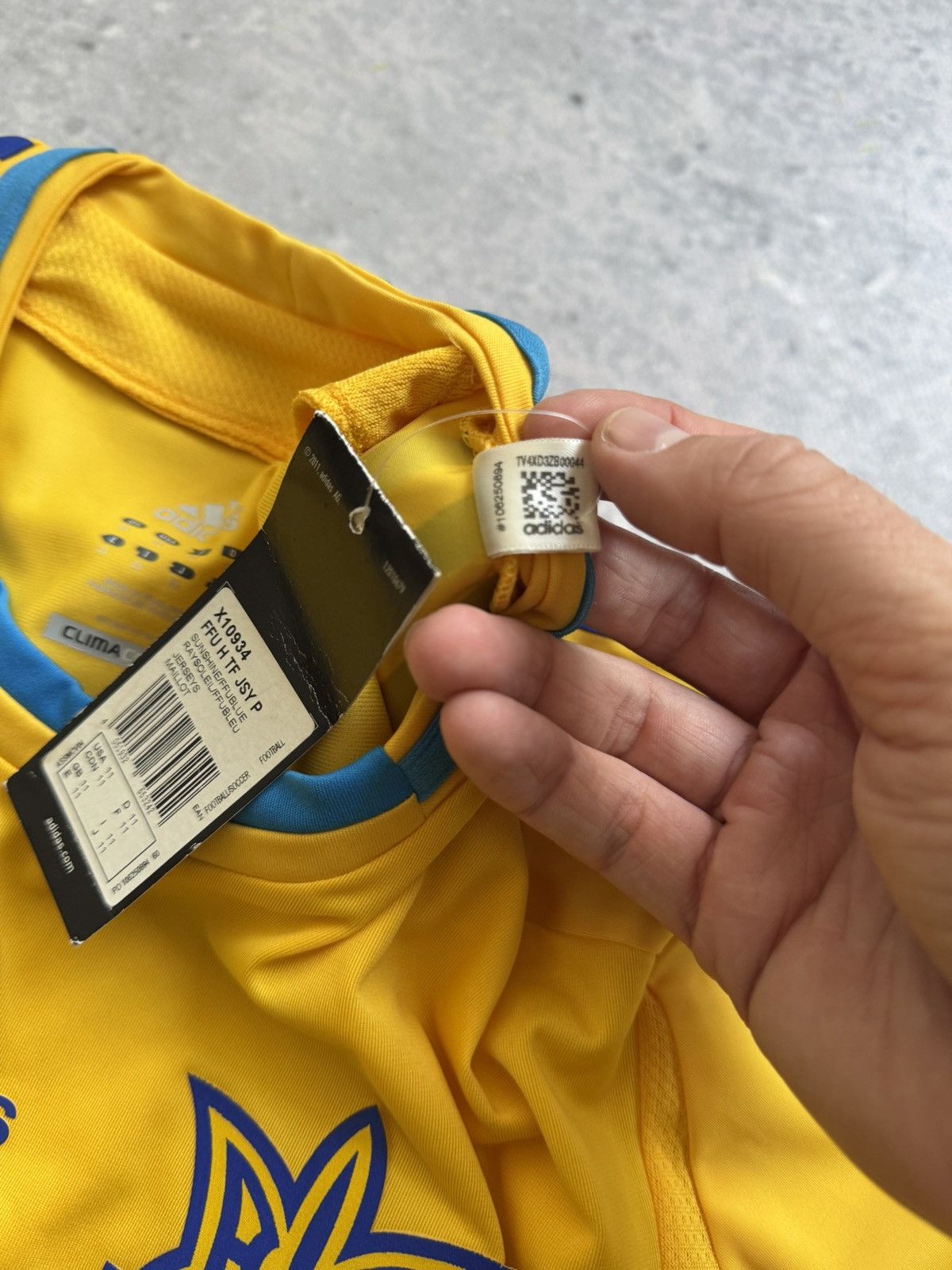 Other 🇺🇦Ukraine Jersey NWT NEW tee Football Rare Mydrik Style Size US L / EU 52-54 / 3 - 5 Thumbnail