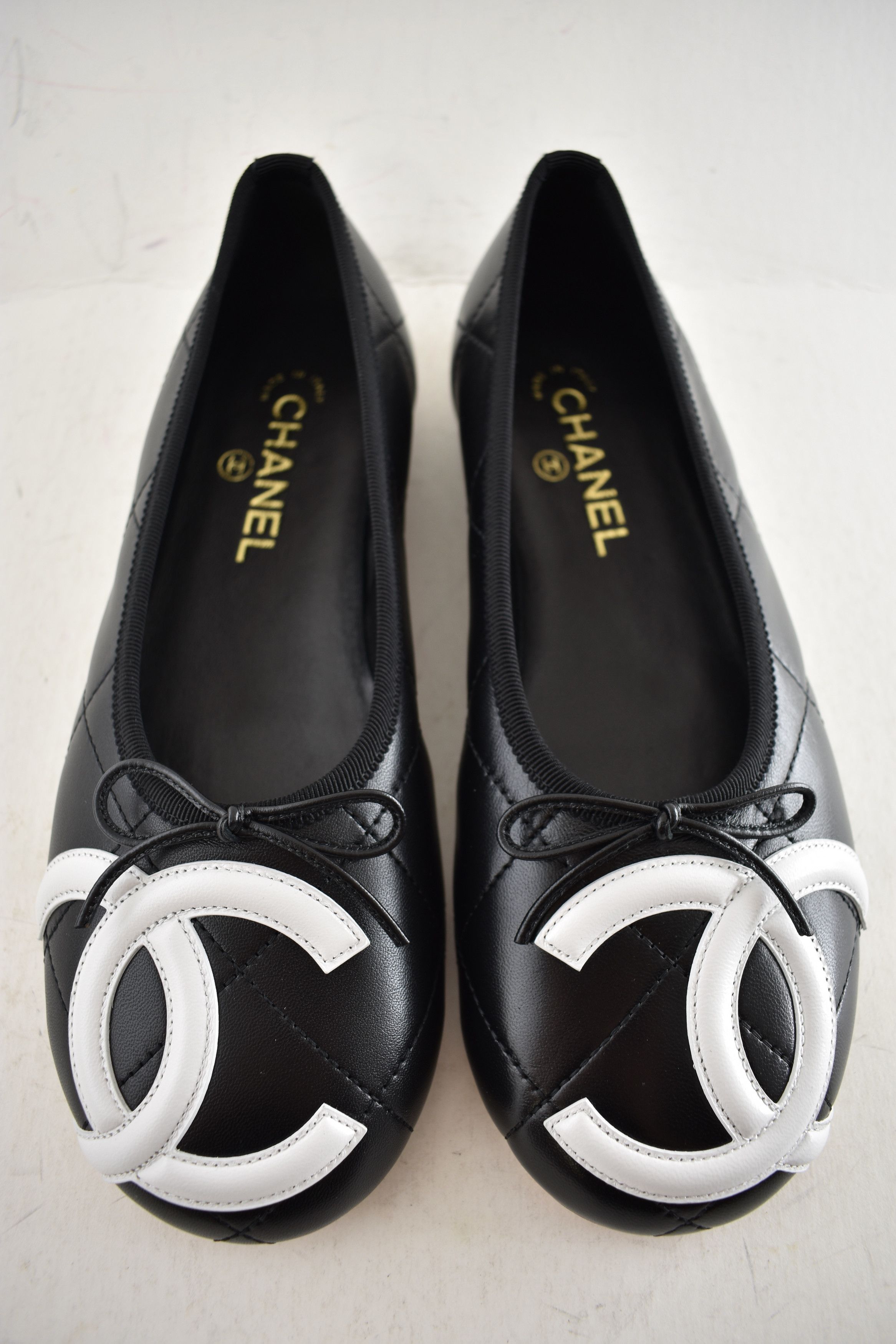Chanel 26M Coco Beach Cambon White CC XL Ballet Ballerina Flat 37 Size US 7 / IT 37 - 2 Thumbnail