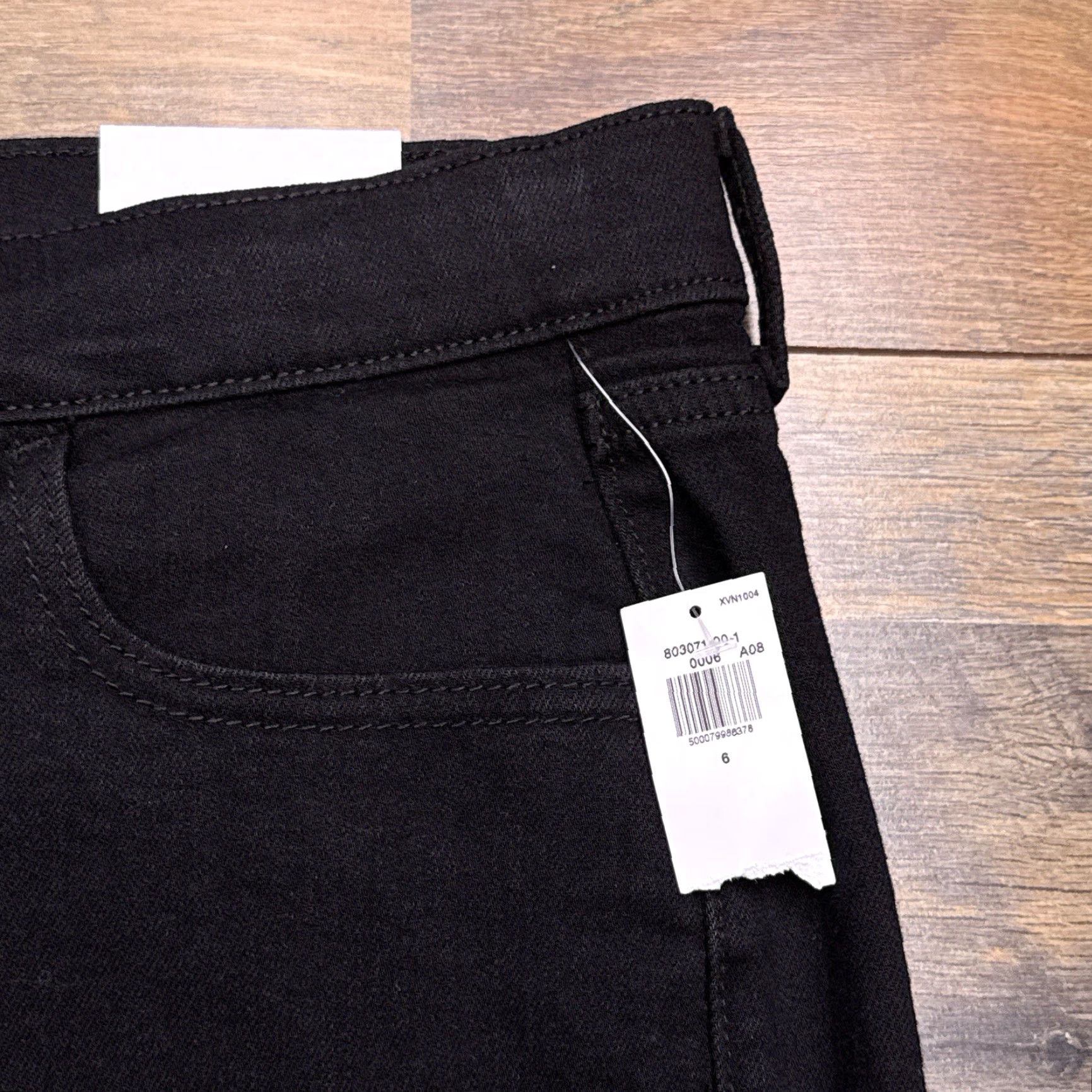 Old Navy Old Navy Shorts Womens 6 Black Denim Stretch 3 Inch Mid Rise Stretch New Size 28" / US 6 / IT 42 - 3 Thumbnail