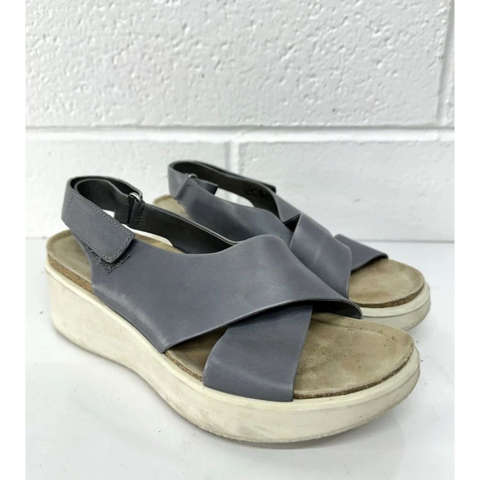 Ecco ECCO CORKSPHERE Gray Leather Strap Wedge Sandals Women 37 US 6 Size US 6 / IT 36 - 2 Thumbnail
