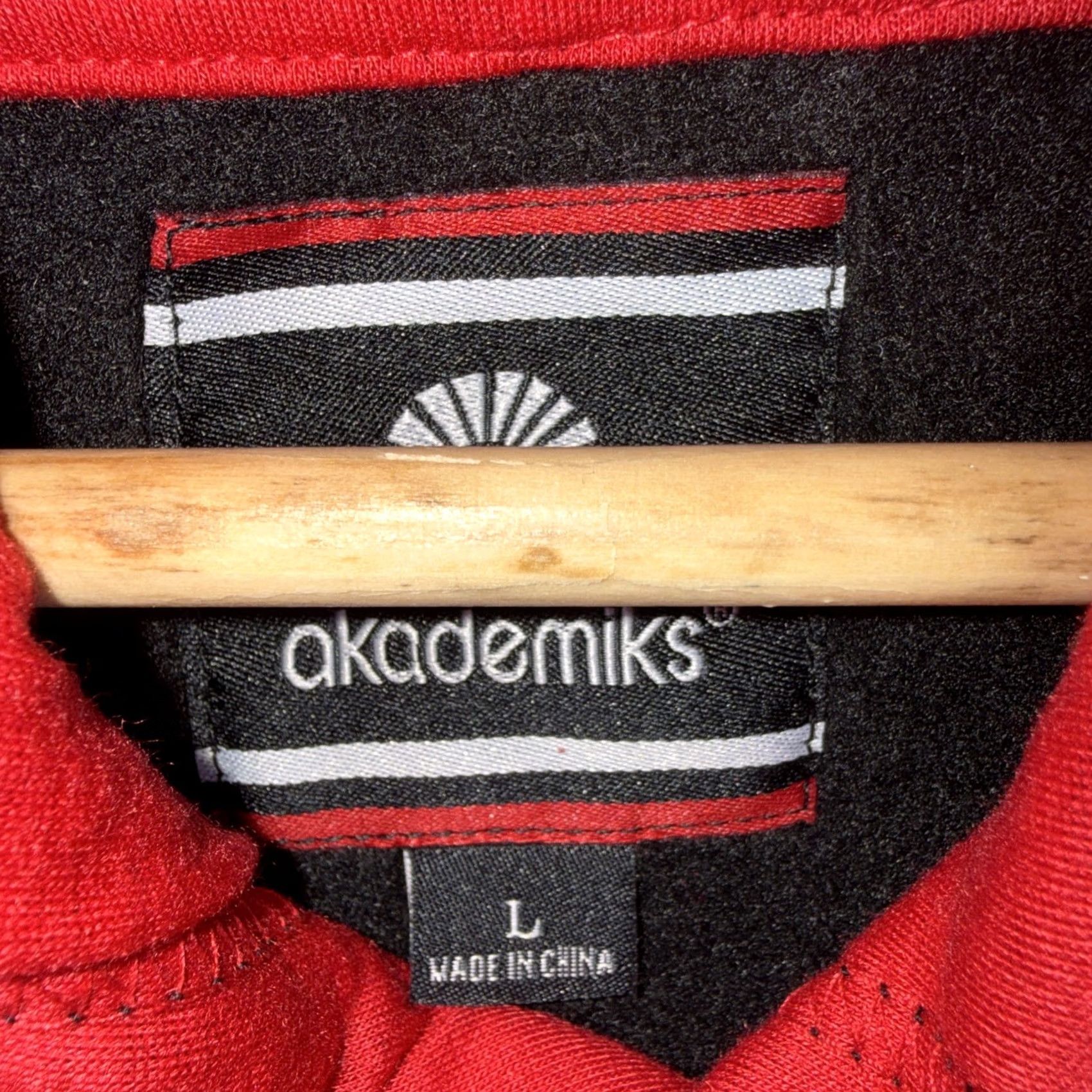 Akademiks NWT Akademiks Black Hooded Sweatshirt Mens Size L Size US L / EU 52-54 / 3 - 3 Thumbnail