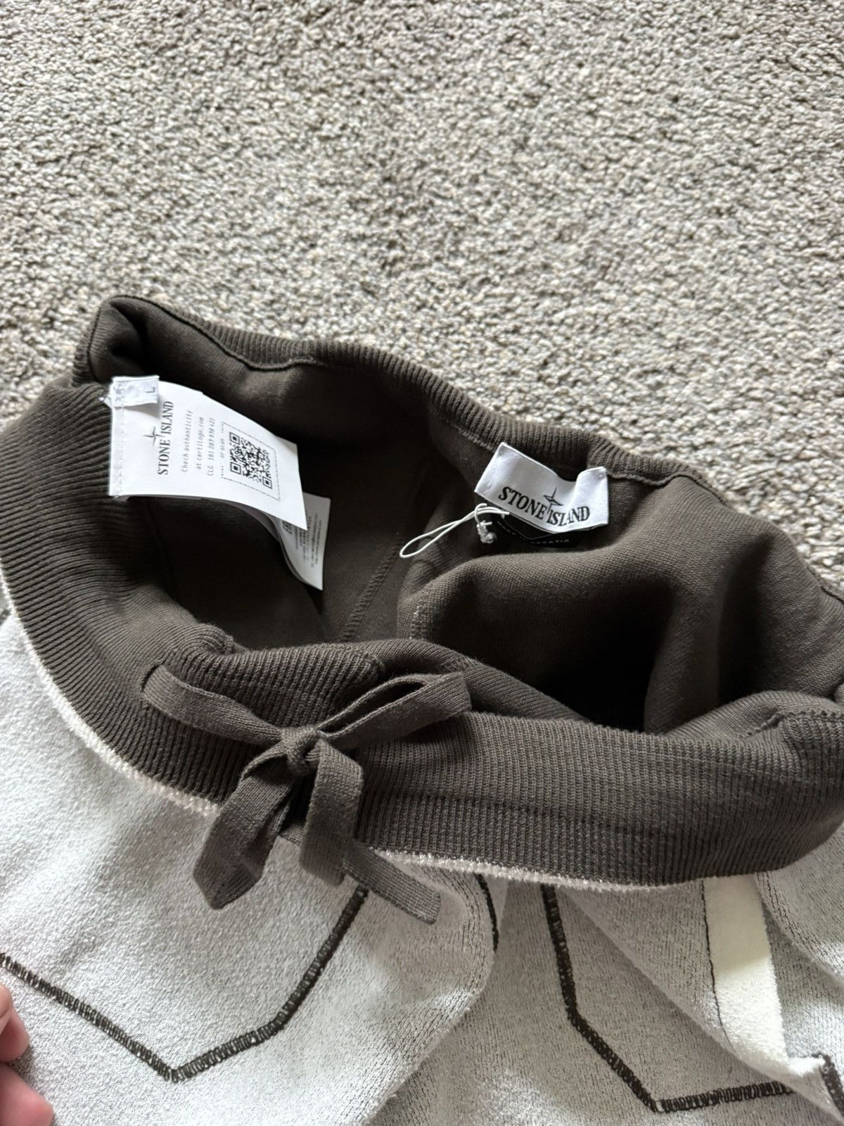 Stone Island Stone Island Sweat Shorts Compass Badge Beige Size L Size US 34 / EU 50 - 8 Thumbnail