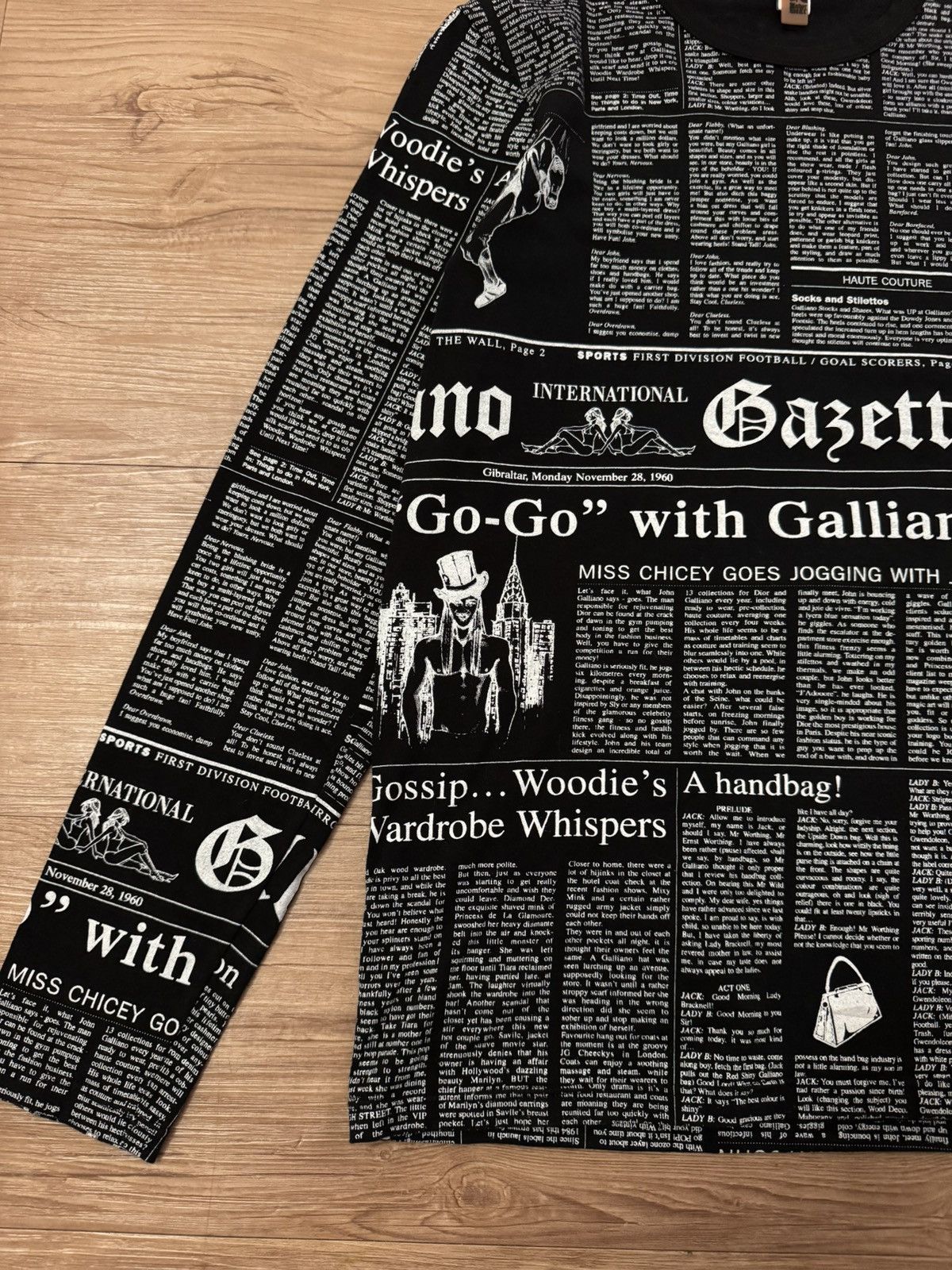 John Galliano Rare !! Vintage John Calliano newspaper print LS Shirt Size US S / EU 44-46 / 1 - 5 Thumbnail
