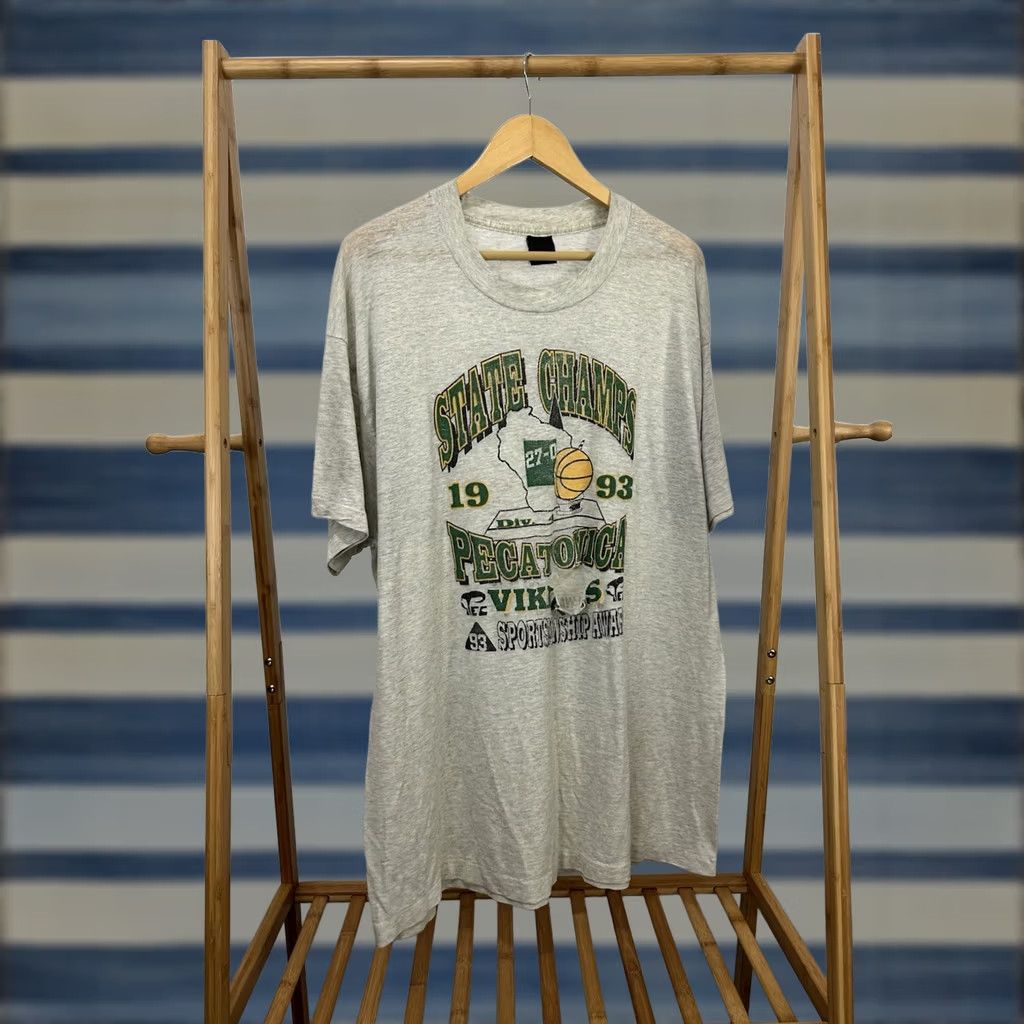 Fruit Of The Loom VtG State Champs 90s Paper Thin Burnout Super Worn WIP Work T-Shirt 2XL Gray Mens Shirt Distressed Grunge Workwear 90s Mens Size US XXL / EU 58 / 5 - 1 Thumbnail