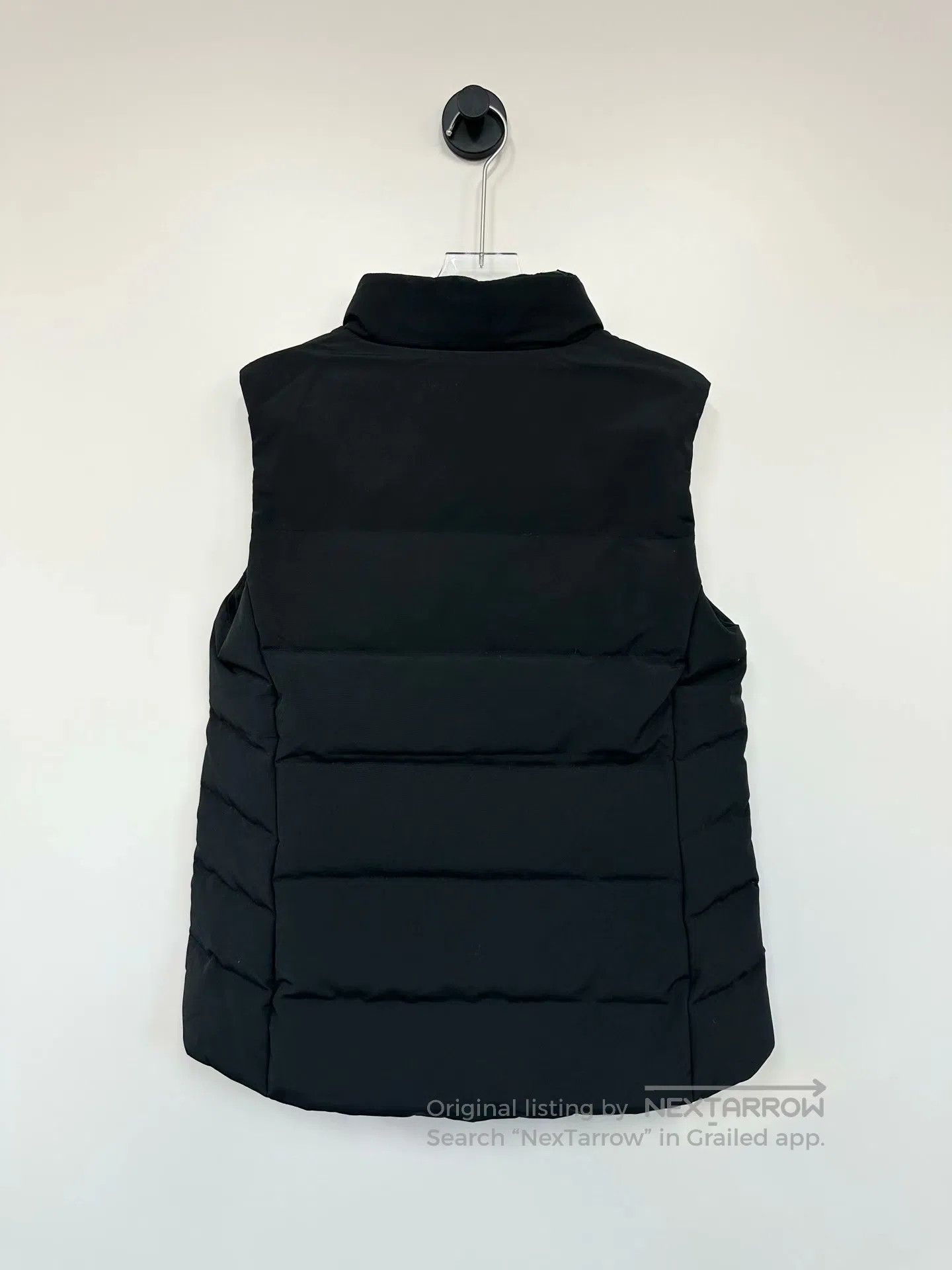 Canada Goose Canada Goose Black down jacket with a logo on the chest| Size US M / EU 48-50 / 2 - 2 Thumbnail