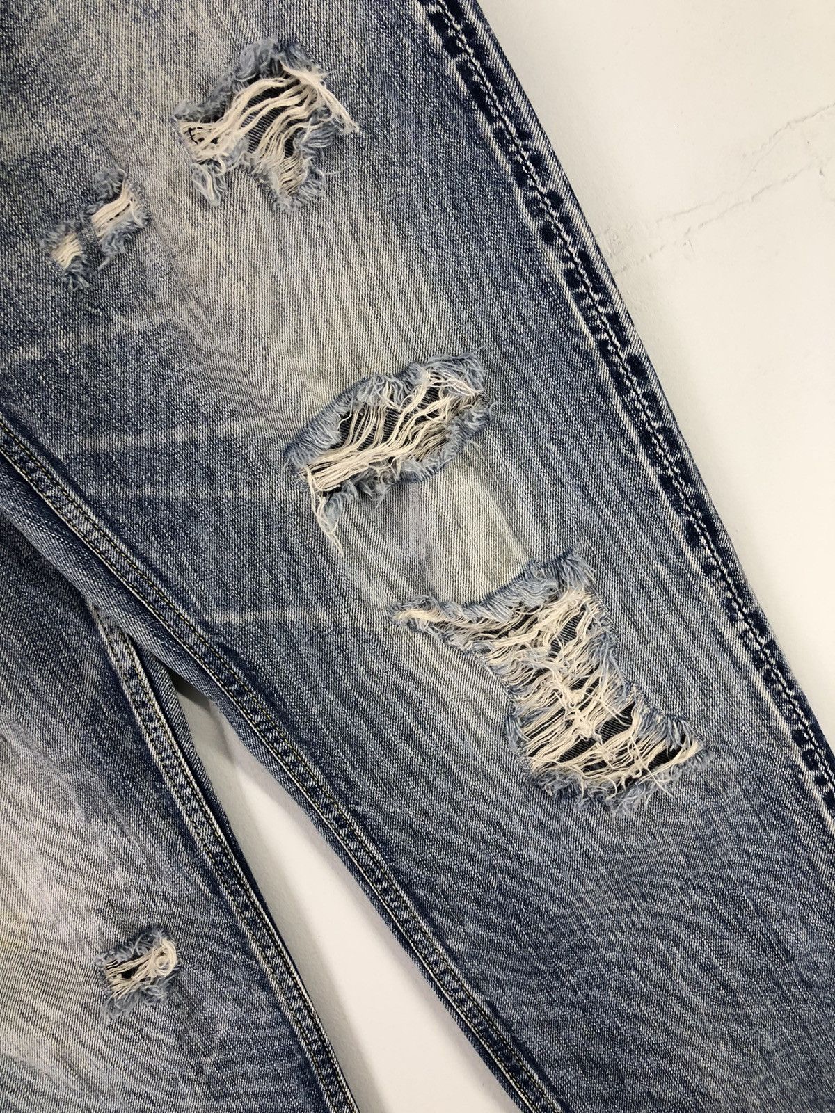 Japanese Brand Rodeo Crowns Back Ribbon Distressed Faded Blue Jeans Size 31" - 10 Thumbnail