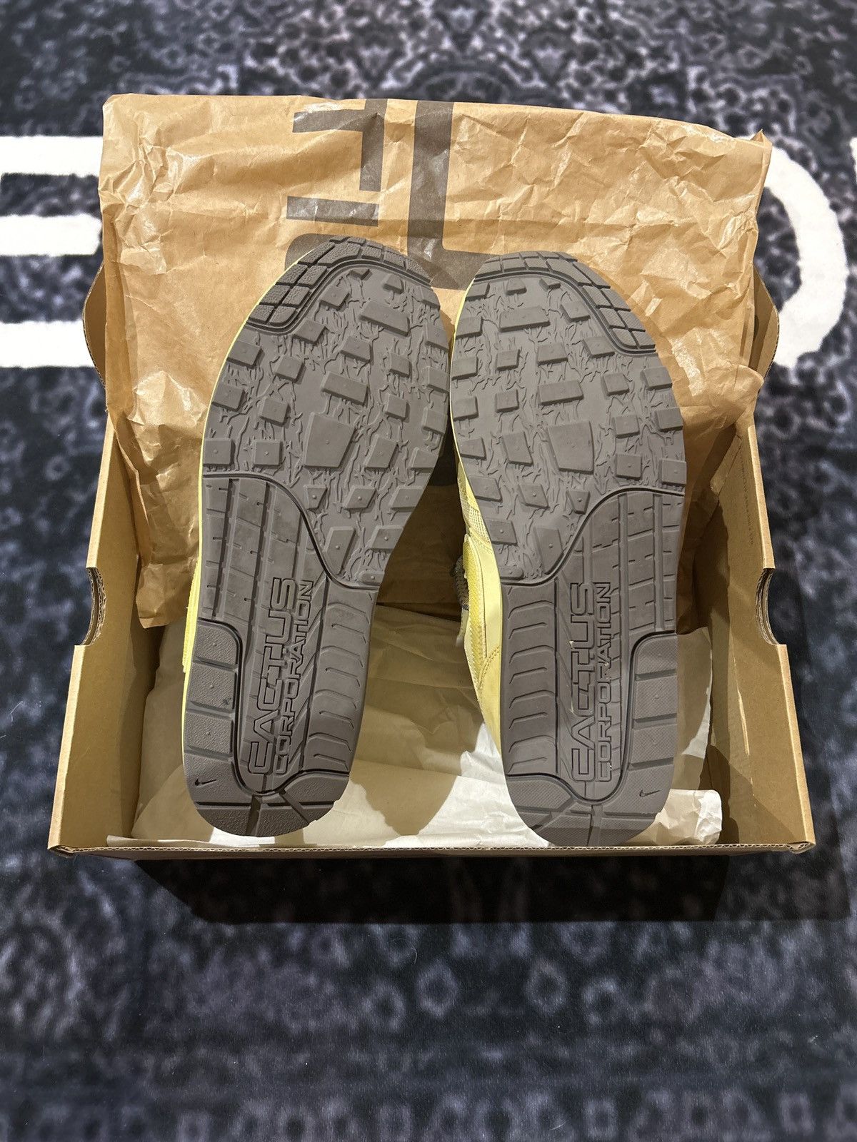 Nike × Travis Scott Travis Scott air max 1 Size US 11.5 / EU 44-45 - 9 Thumbnail