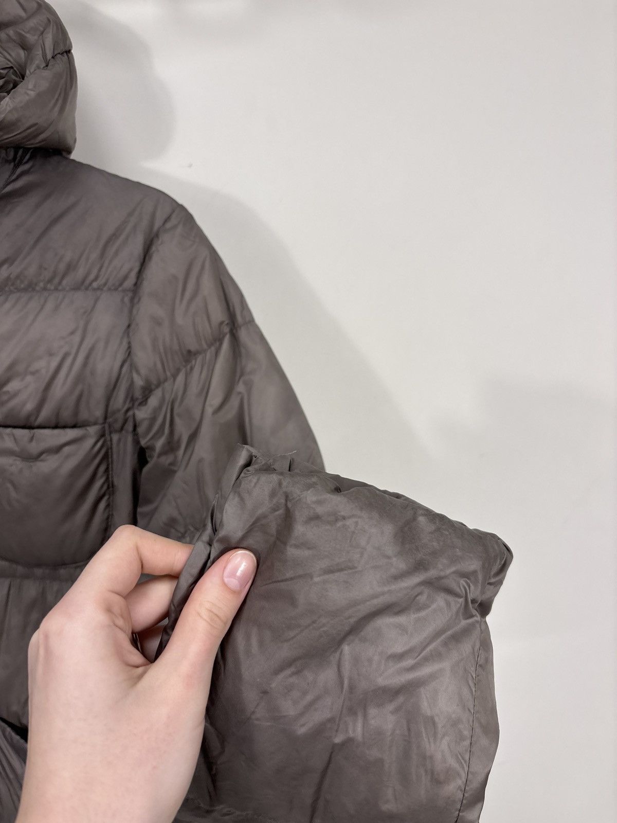 Jil Sander × Uniqlo Jil Sander x Uniqlo +J Women’s Brown Lightweight Down Jacket Size L / US 10 / IT 46 - 10 Thumbnail