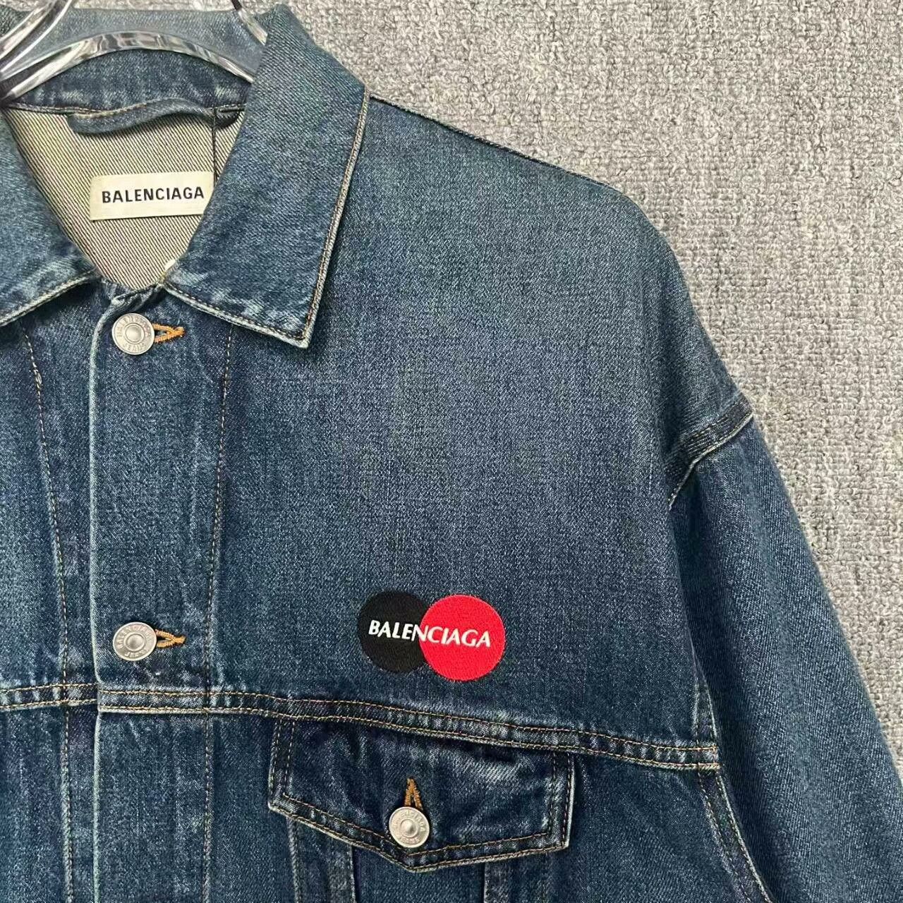 Balenciaga blenciaga washed denim jacket size 36 Size US M / EU 48-50 / 2 - 3 Thumbnail