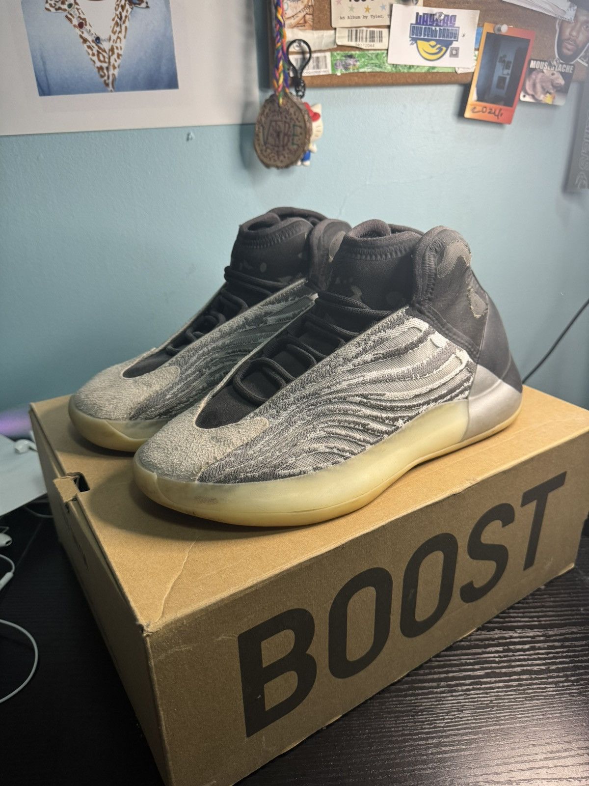 Adidas × Kanye West × Yeezy YEEZY QNTM BARIUM Size US 9.5 / EU 42-43 - 2 Thumbnail
