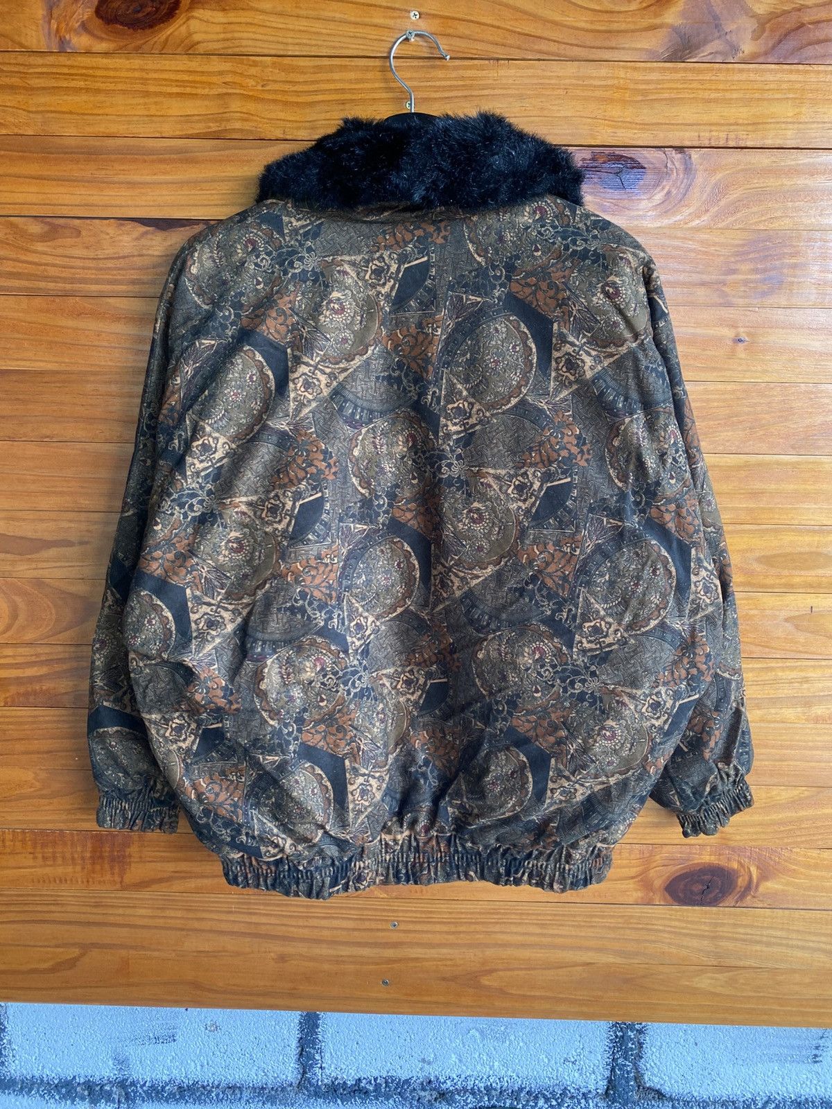 Vintage 1980s–1990s Baroque Pattern Bomber Jacket Faux Fur Collar Size L / US 10 / IT 46 - 8 Thumbnail