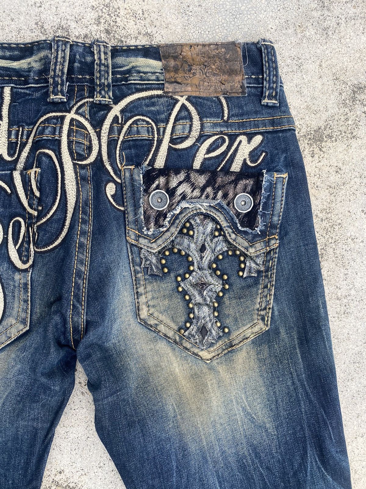 If Six Was Nine × Le Grande Bleu (L.G.B.) Flare Jeans Red Papper Clawmark Studded Cross Bootcut Size US 30 / EU 46 - 21 Thumbnail