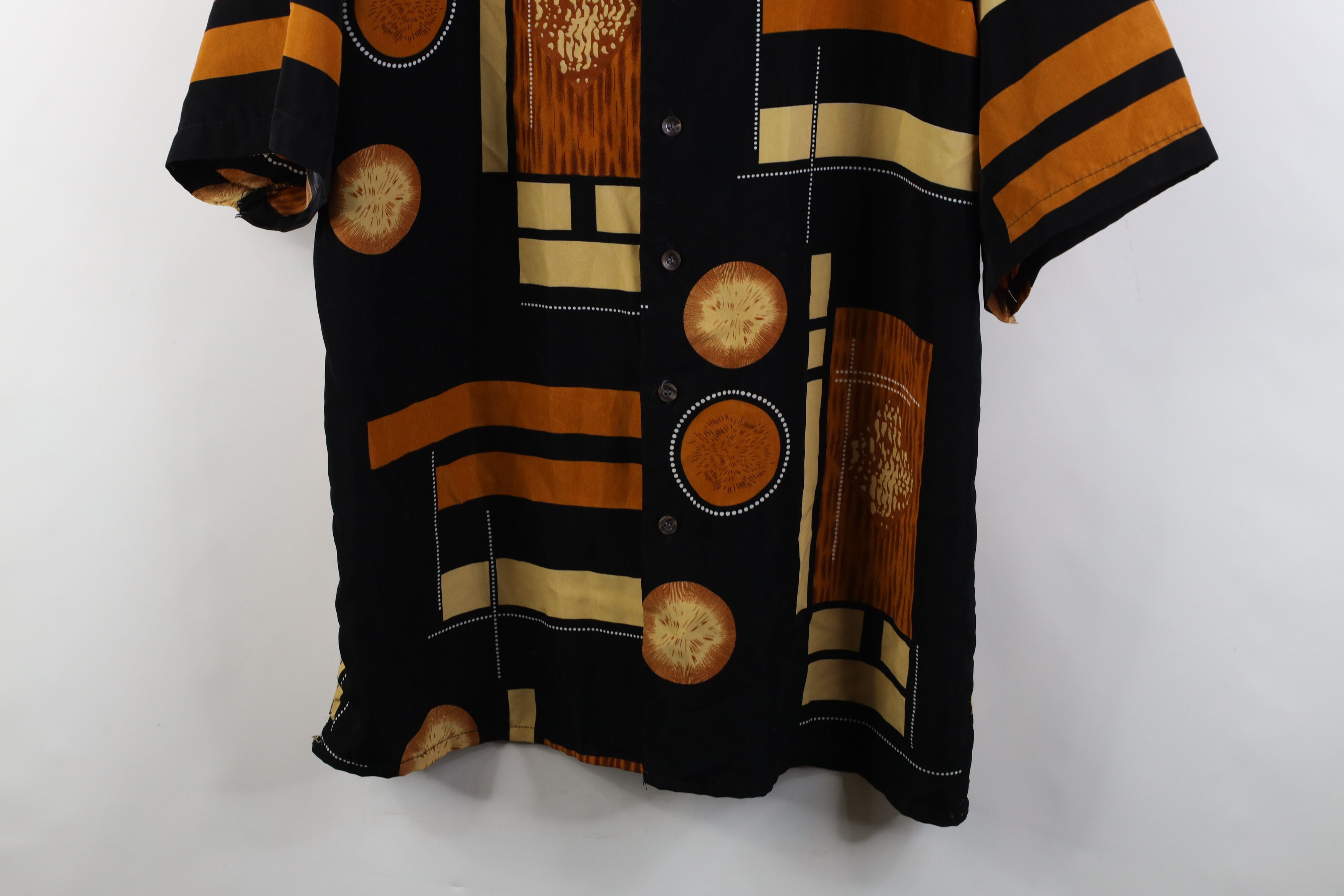 Vintage Vintage 90s Streetwear Geometric Camp Collar Button Shirt Size US L / EU 52-54 / 3 - 3 Thumbnail
