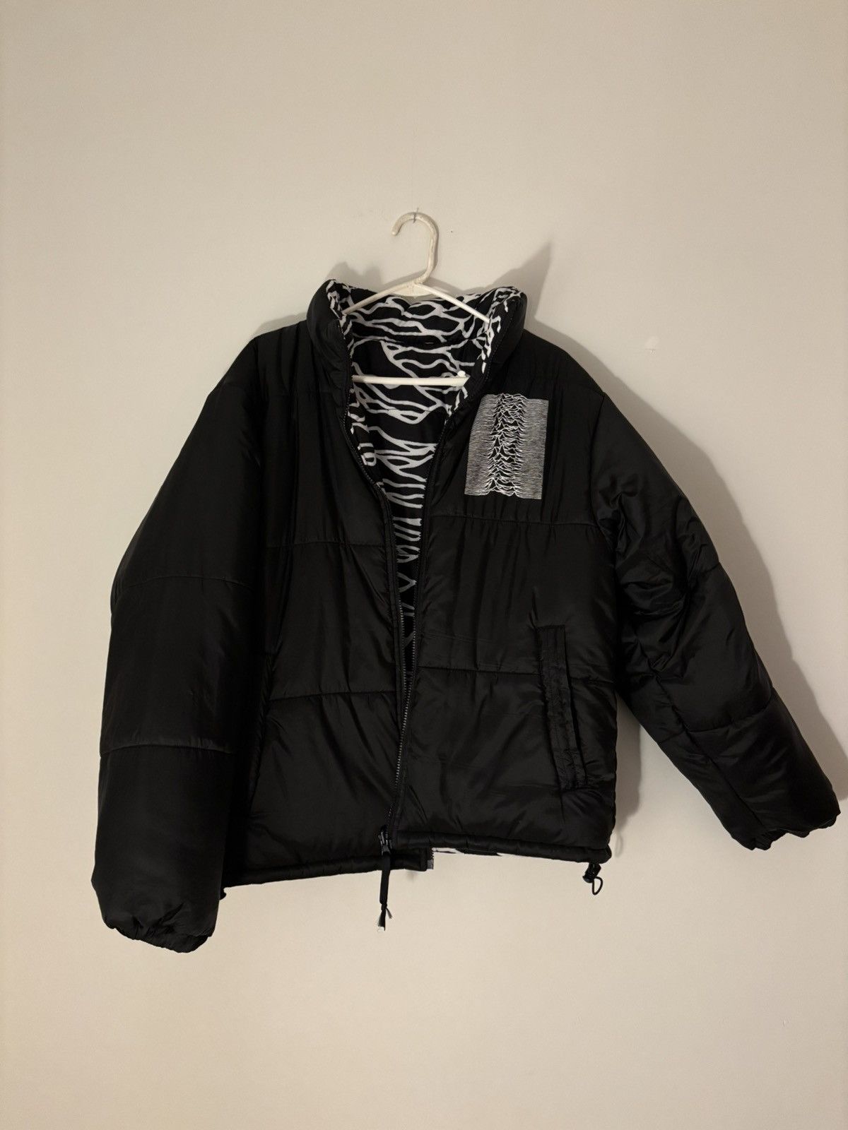 Joy Division × Pleasures PLEASURES X JOY DIVISION REVERSIBLE PUFFER COAT Size US L / EU 52-54 / 3 - 3 Thumbnail