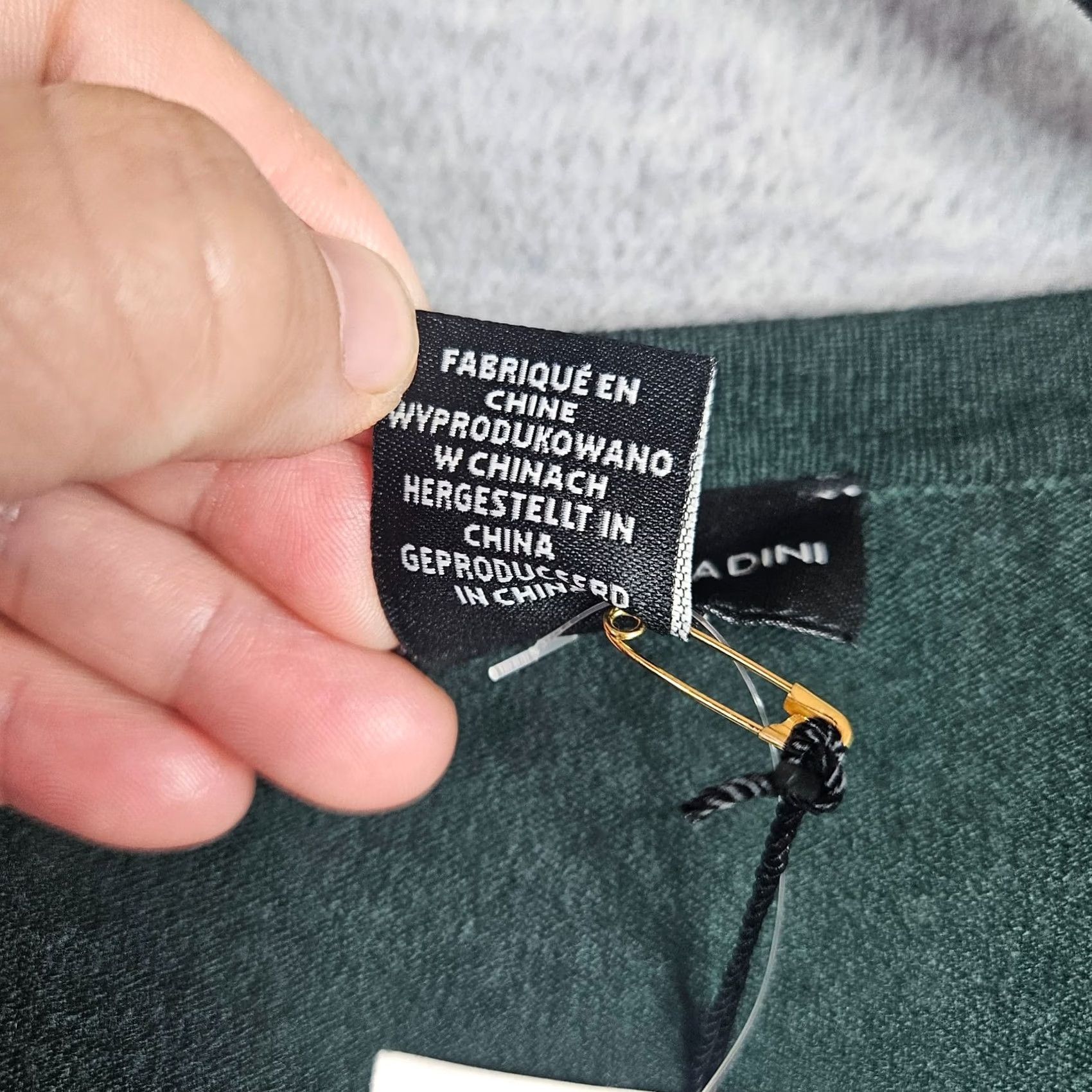 Vintage Adrienne Vittadini Women's 1X V-Neck Stud Green Long Sleeve Knit Pullover Sweater Size XL / US 12-14 / IT 48-50 - 7 Thumbnail