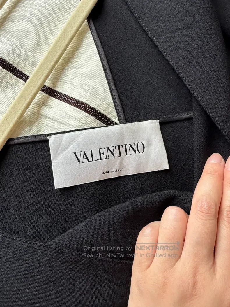 Valentino Valentino dress Size M / US 6-8 / IT 42-44 - 7 Thumbnail