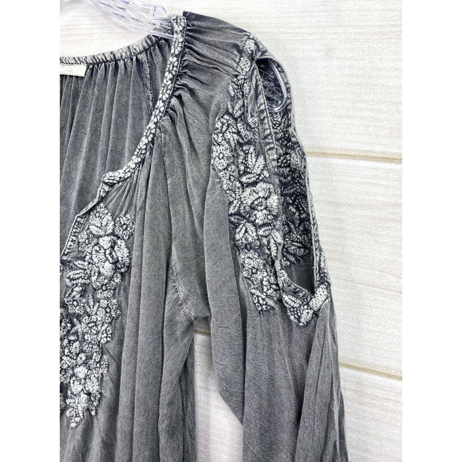 Vintage Solitaire Boho Top Womens S Gray Embroidered V Neck 3/4 Slit Sleeve Chambray Size S / US 4 / IT 40 - 2 Thumbnail
