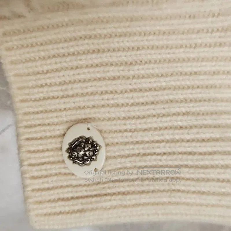 Chanel Chanel Beige Cashmere Long Sleeve Sweater . Size XS / US 0-2 / IT 36-38 - 7 Thumbnail
