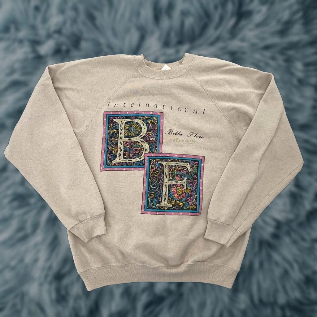 Hanes VINTAGE Hanes Bella Flora Sweatshirt Adult XL Beige Long Sleeve Crew Neck Fleece Activewear Womens Size XL / US 12-14 / IT 48-50 - 1 Thumbnail