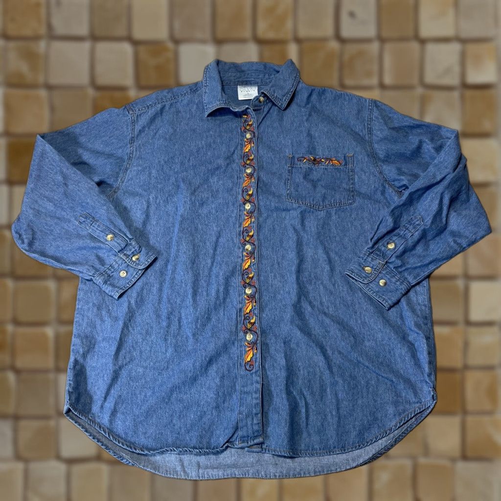 Vintage VINTAGE Style Studio Denim Shirt Women Long Sleeve Blue Cotton Casual Seasonal Size L Size 36" / US 14 / IT 50 - 1 Thumbnail