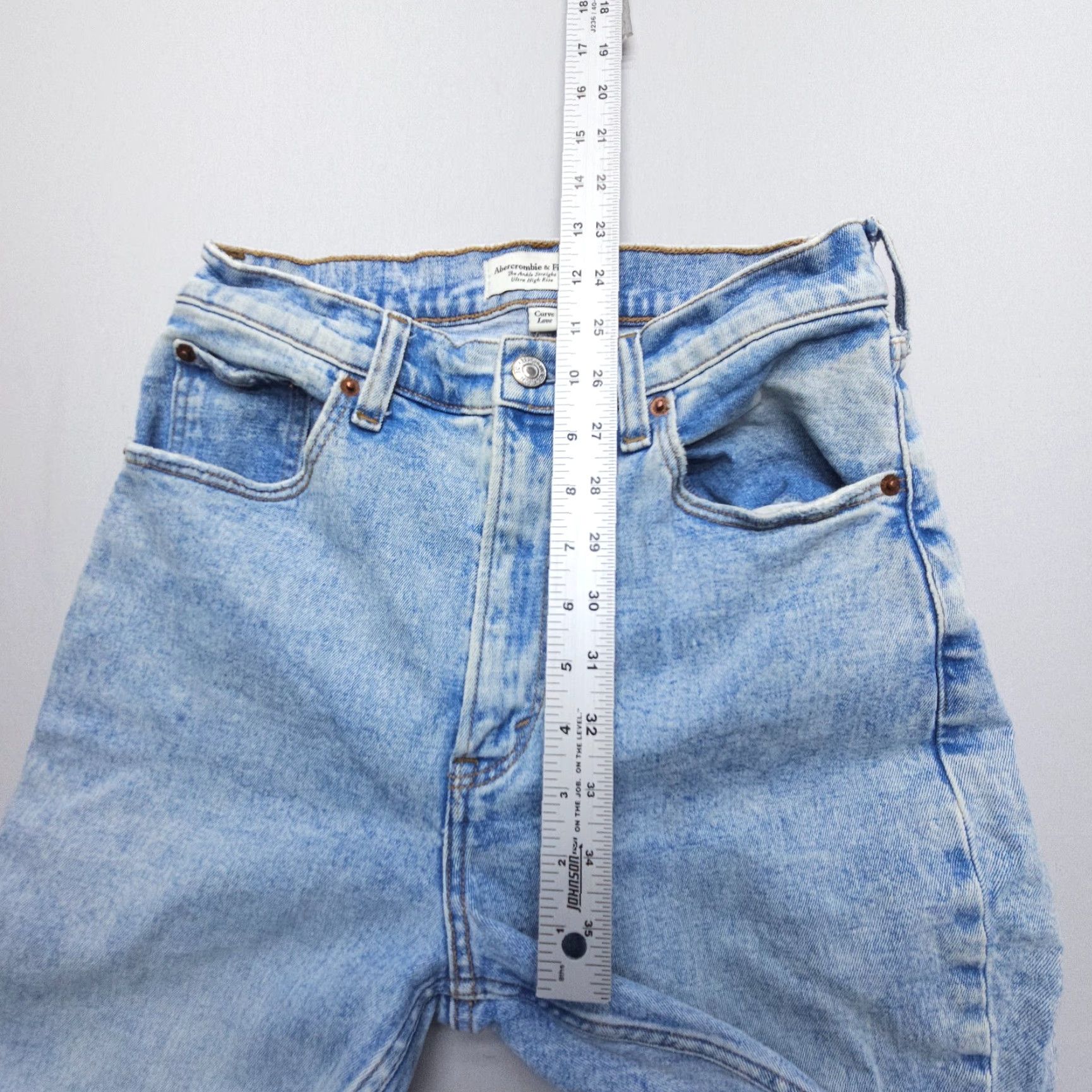 Abercrombie & Fitch Abercrombie & Fitch The Ankle Straight Ultra High Rise Jeans Size 26 Light Denim Blue 5-Pocket Womens 90s Size 26" / US 2 / IT 38 - 7 Thumbnail