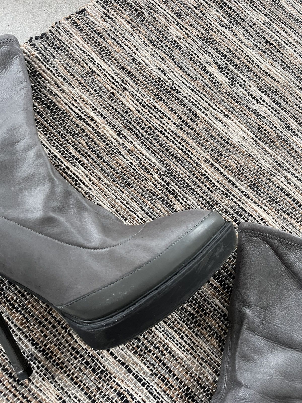 Gucci Rare Gucci Wimbledon Grey Leather Platform Ankle Heels Boots Size US 8.5 / IT 38.5 - 4 Thumbnail
