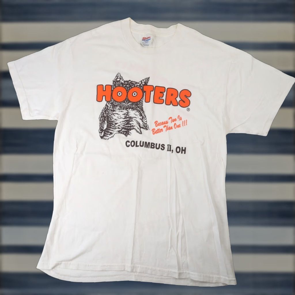 Vintage VINTAGE Hooters Restaurant Mens Large Graphic T Shirt White Size US L / EU 52-54 / 3 - 1 Thumbnail