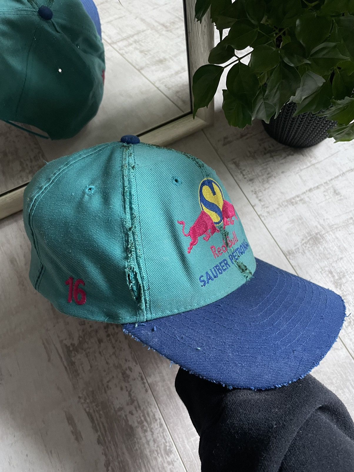 Red Bull × Vintage Red Bull 80’s Sauber Petronas Racing Vintage Hat Cap Size ONE SIZE - 4 Thumbnail