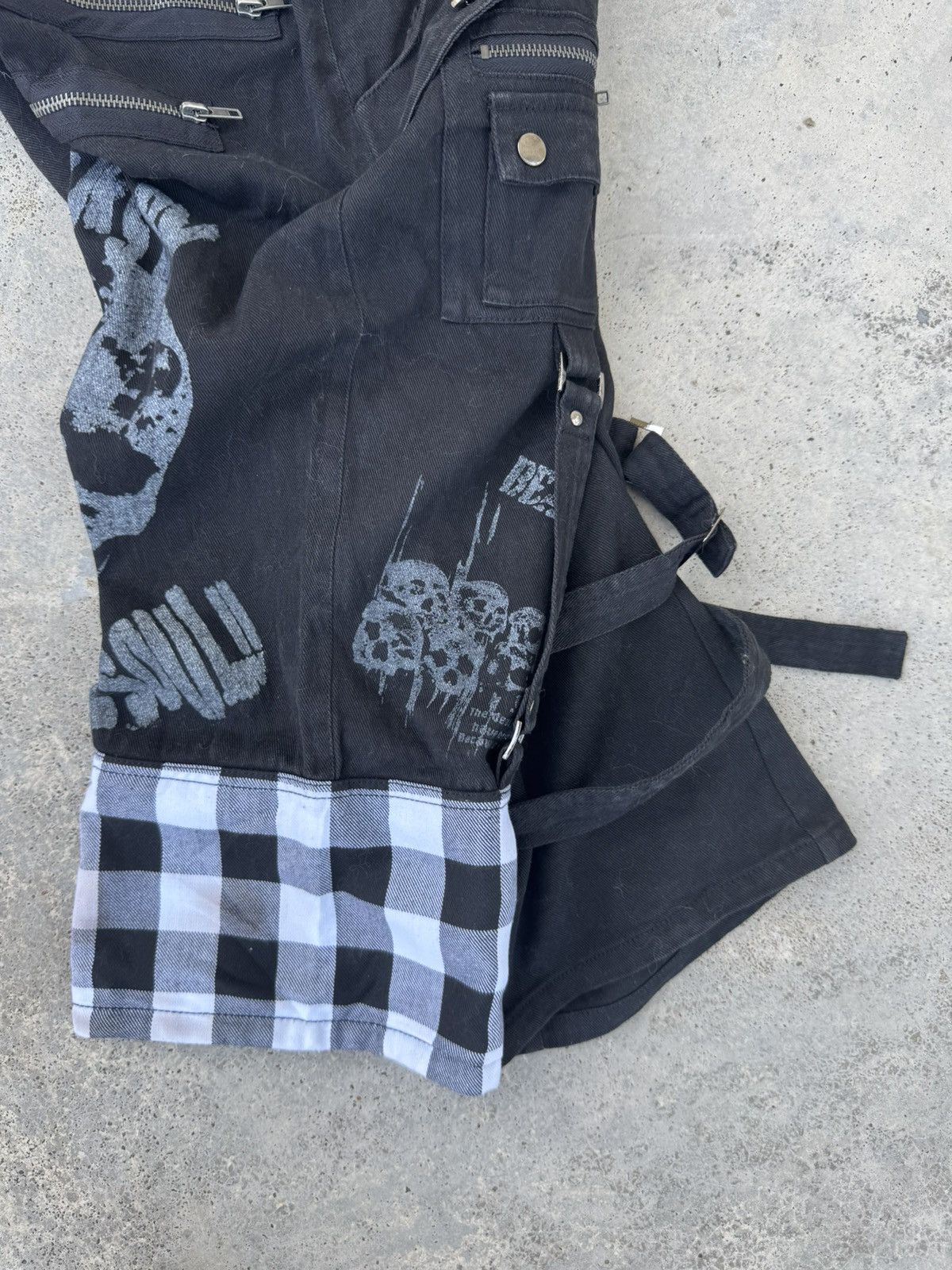 Sex Pot ReVeNGe 2000s Punk Sex Pot Revenge Bondage Pants 3/4 Pants Size US 32 / EU 48 - 4 Thumbnail