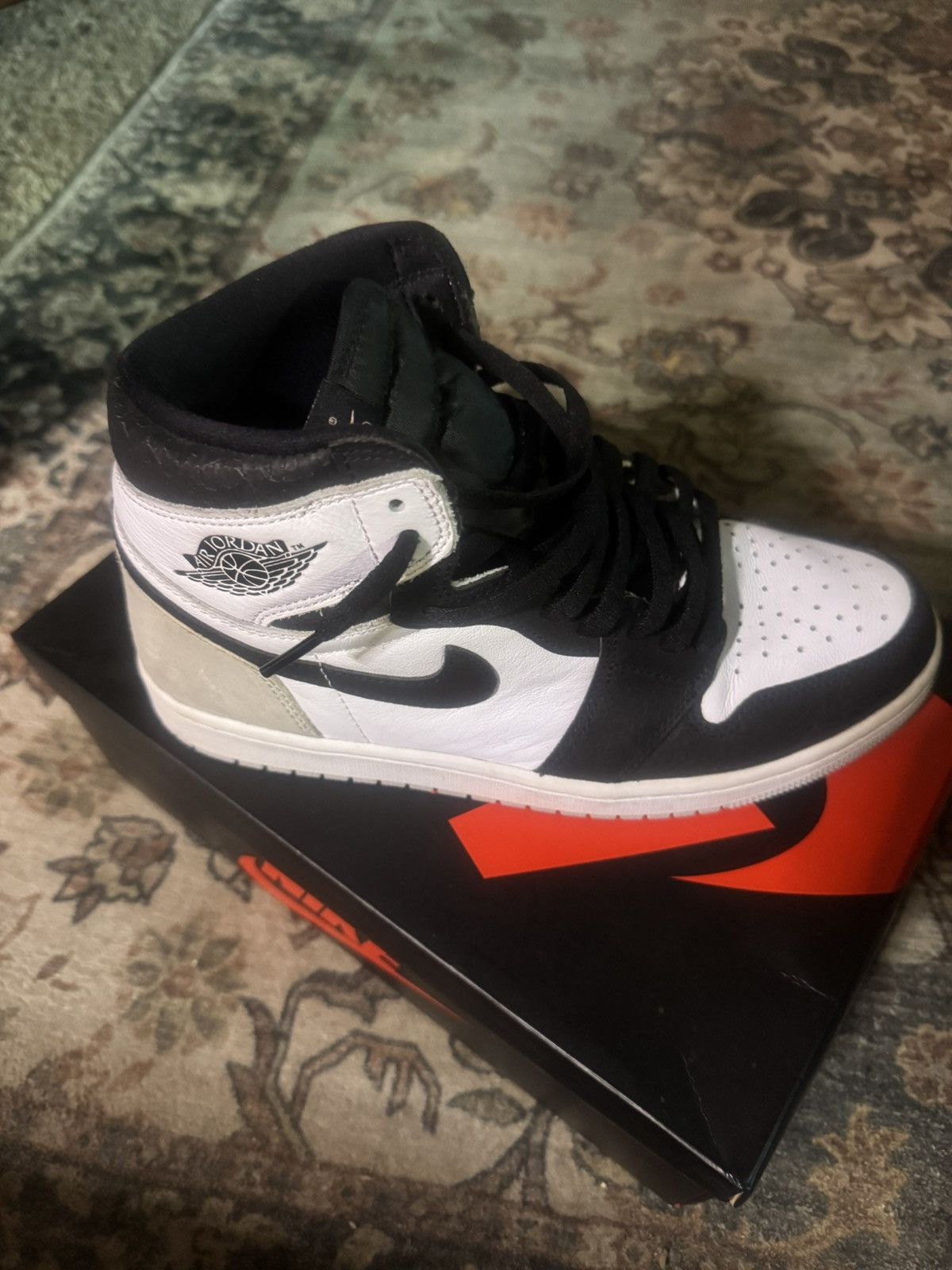 Jordan Brand Jordan 1s Bleach Coral Size US 9.5 / EU 42-43 - 10 Thumbnail