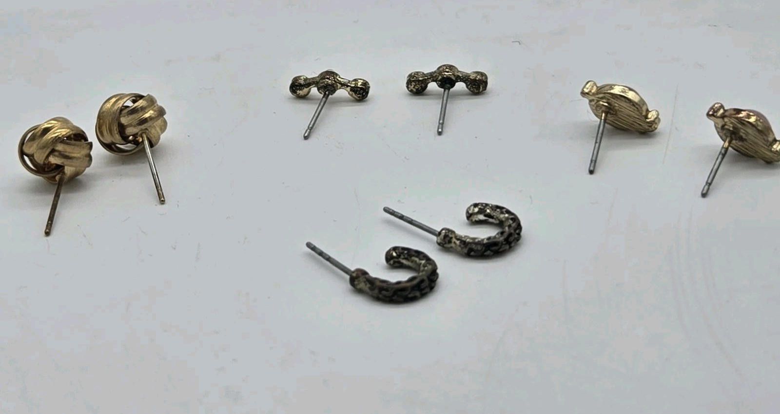 The Unbranded Brand Lot Of Random Vintage Earrings Pierced Small Earring 4 Pair Size ONE SIZE - 12 Thumbnail