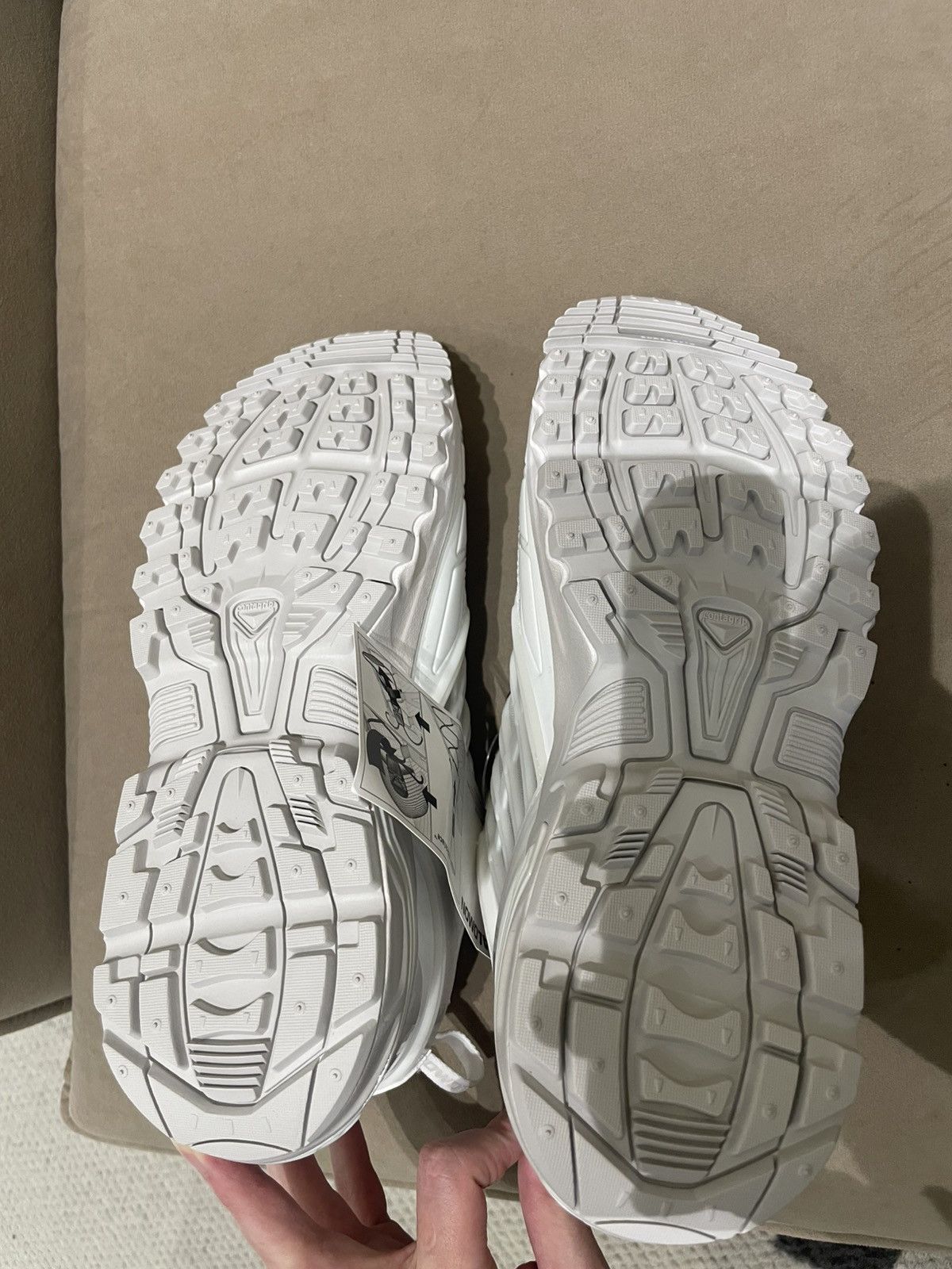 Maison Margiela × Salomon NIB Salomon x MM6 ACS PRO white sneaker US7/EUR40 Size US 7 / EU 40 - 8 Thumbnail