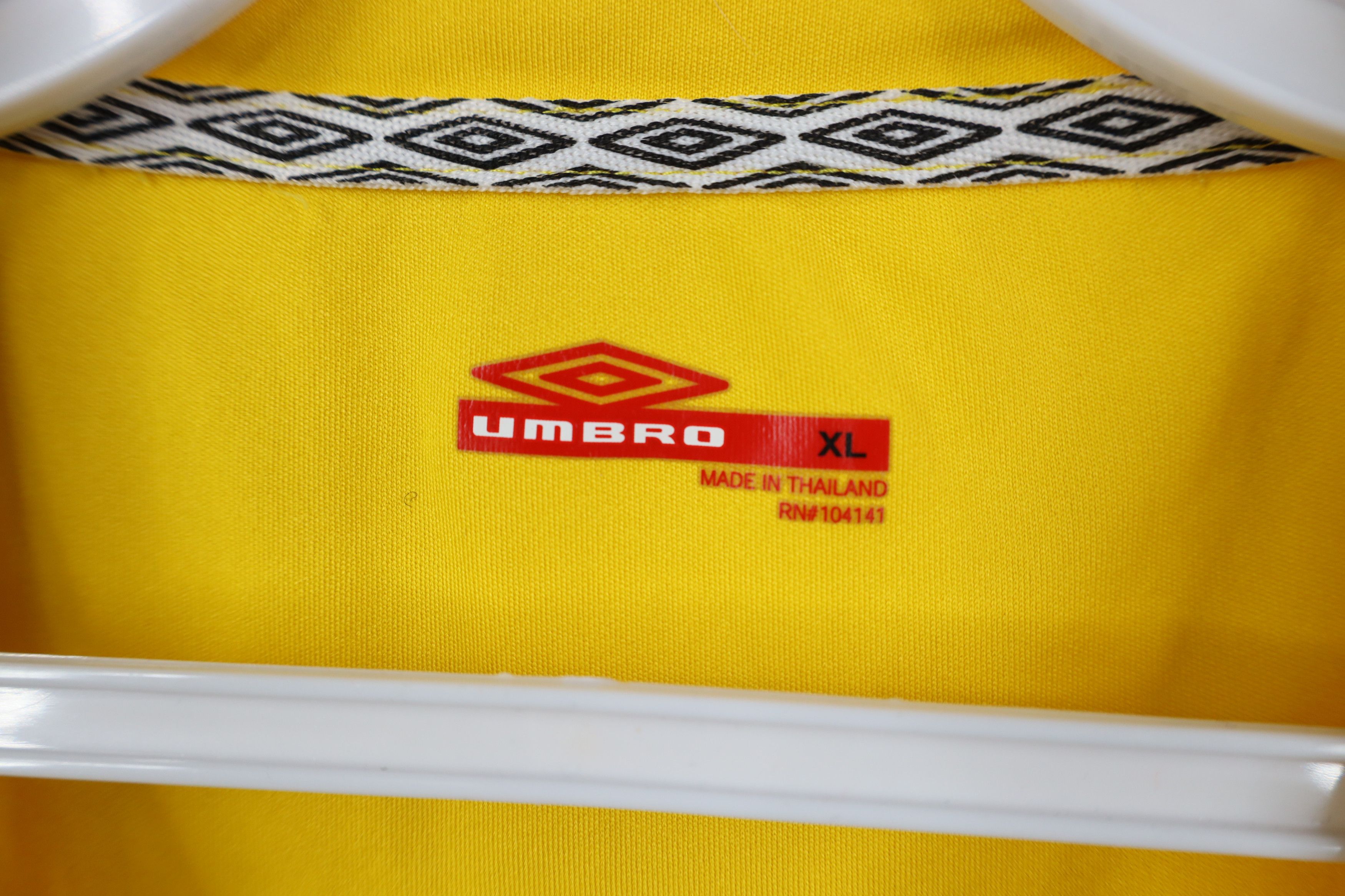 Umbro Vintage Umbro World Cup Training Brasil Soccer Jersey Size US XL / EU 56 / 4 - 11 Thumbnail