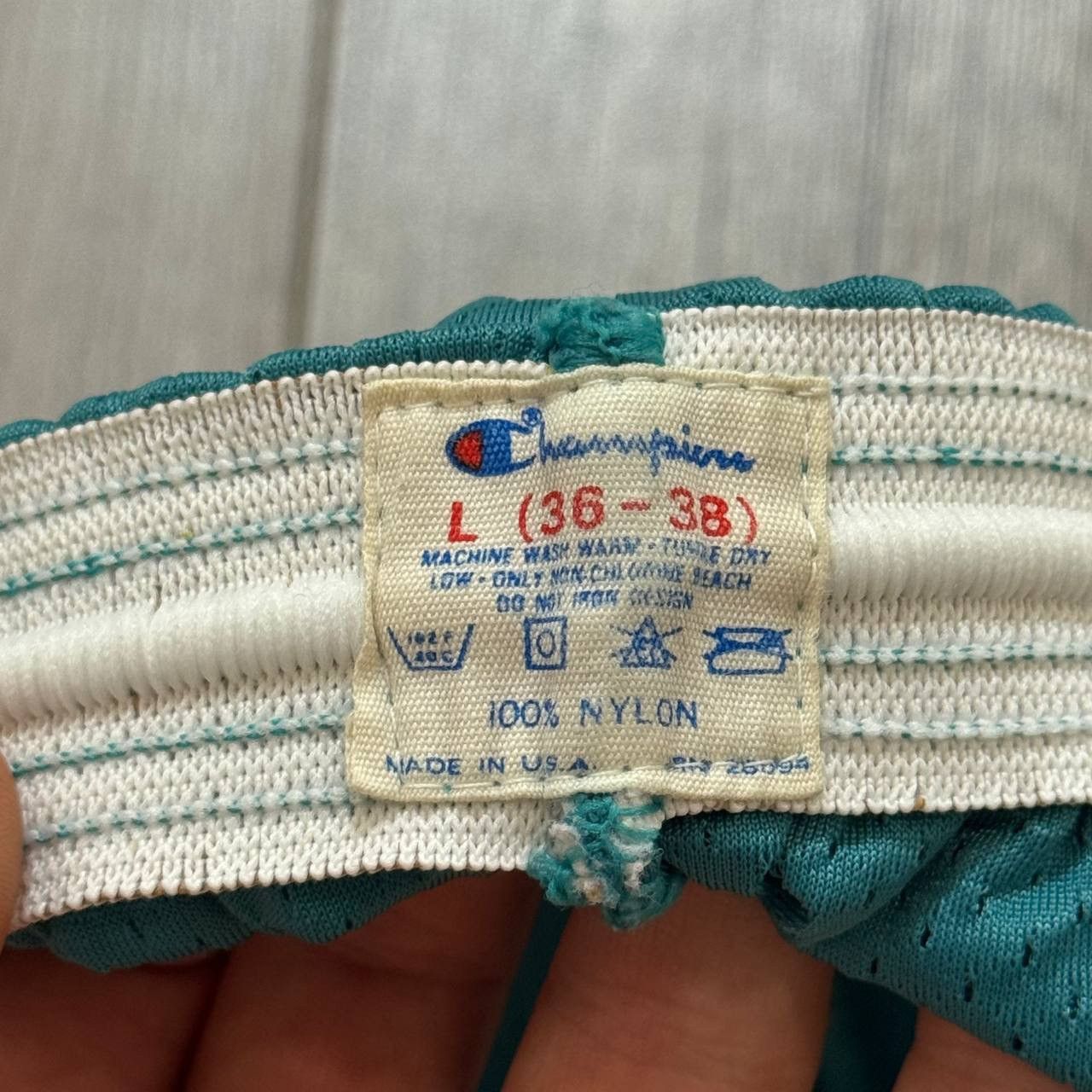 Champion Vintage 90s Champion Charlotte Hornets NBA Shorts Size US 34 / EU 50 - 4 Thumbnail