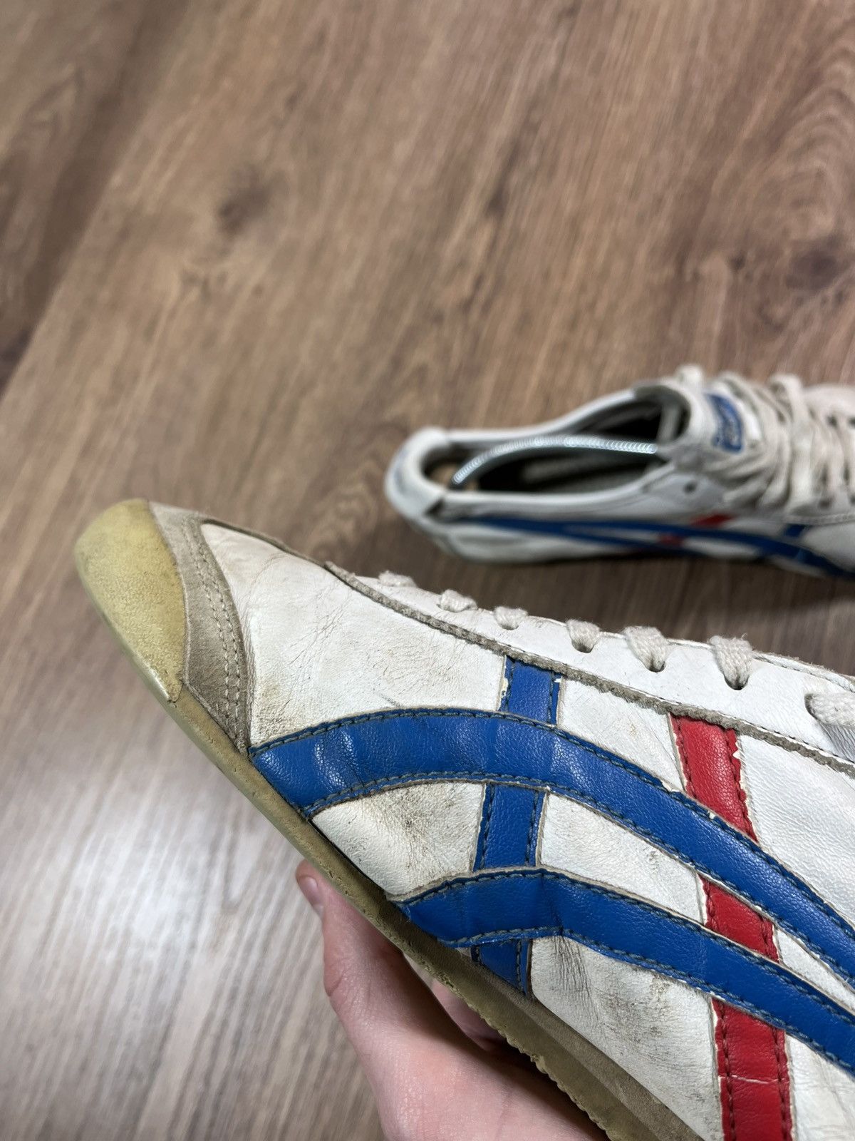 Asics Asics Onitsuka Tiger🐯 Distressed Vintage Sneakers Size US 10 / EU 43 - 14 Thumbnail