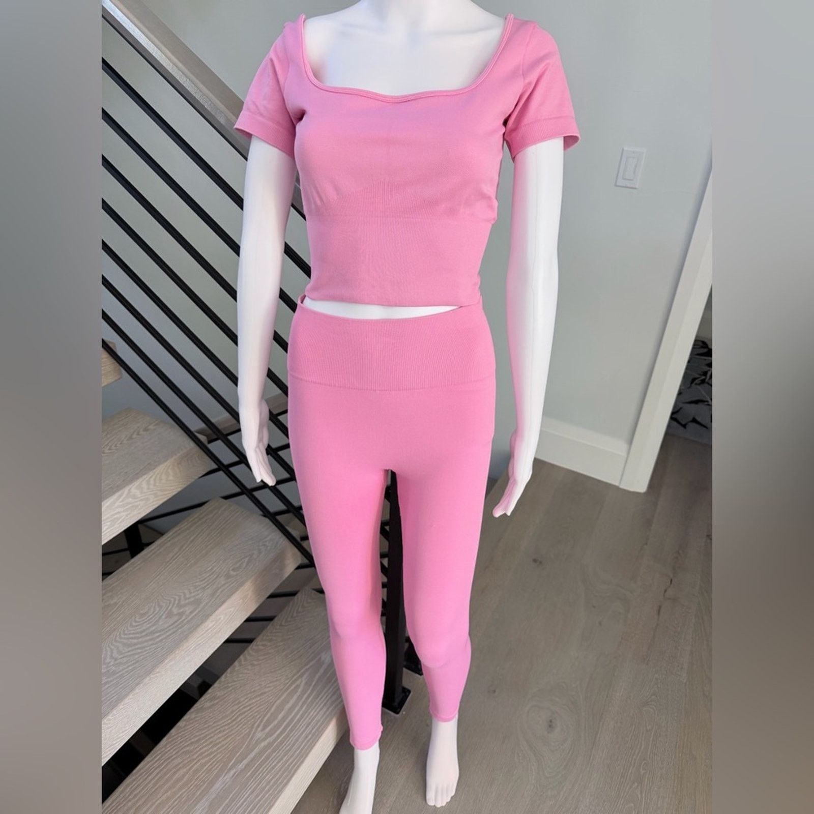Guess Guess Y2K Pink Crop Top and Leggings Set size S Size 26" / US 2 / IT 38 - 3 Thumbnail
