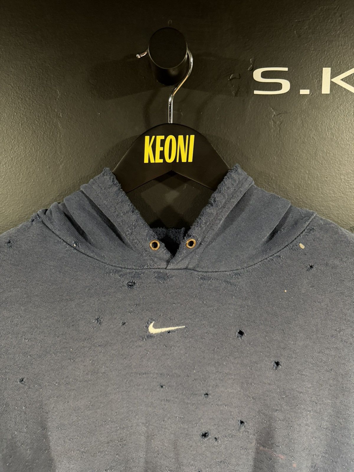 Vintage 2000s Y2K Vintage Nike Grunge Distressed Thrashed Hoodie M Size US M / EU 48-50 / 2 - 2 Thumbnail