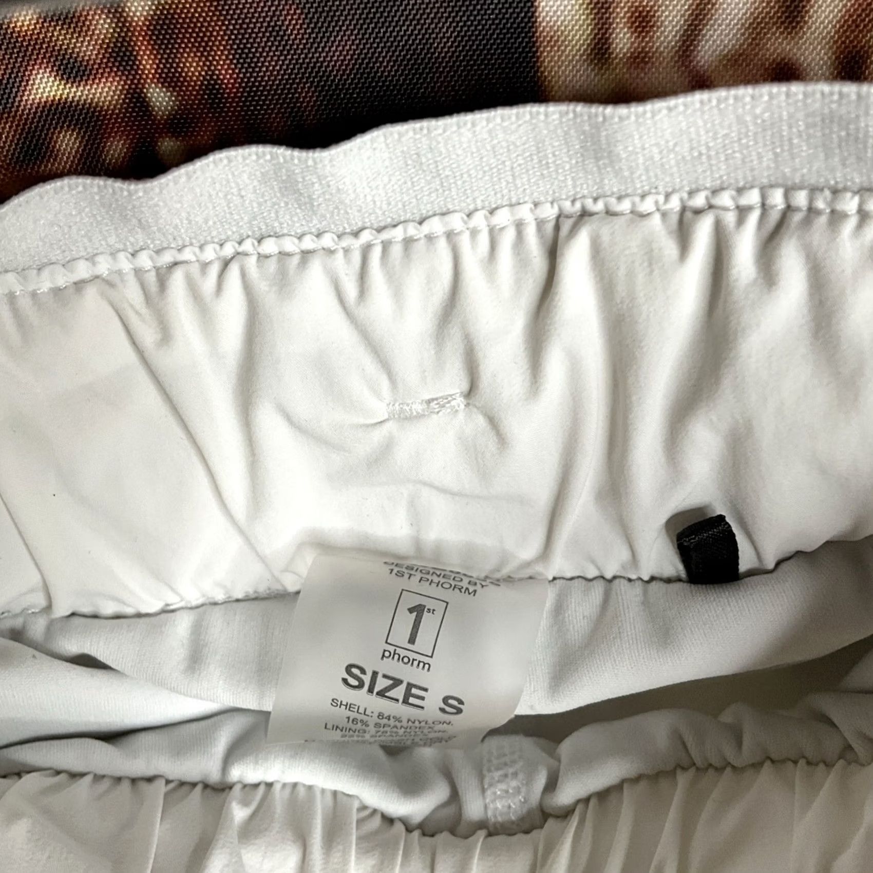 Vintage 1st Phorm Women’s High Rise Running Shorts White Small S Regular Athleti​c Breathable Elastic Waist Pockets Cross Training Gym Running Size 28" / US 6 / IT 42 - 3 Thumbnail