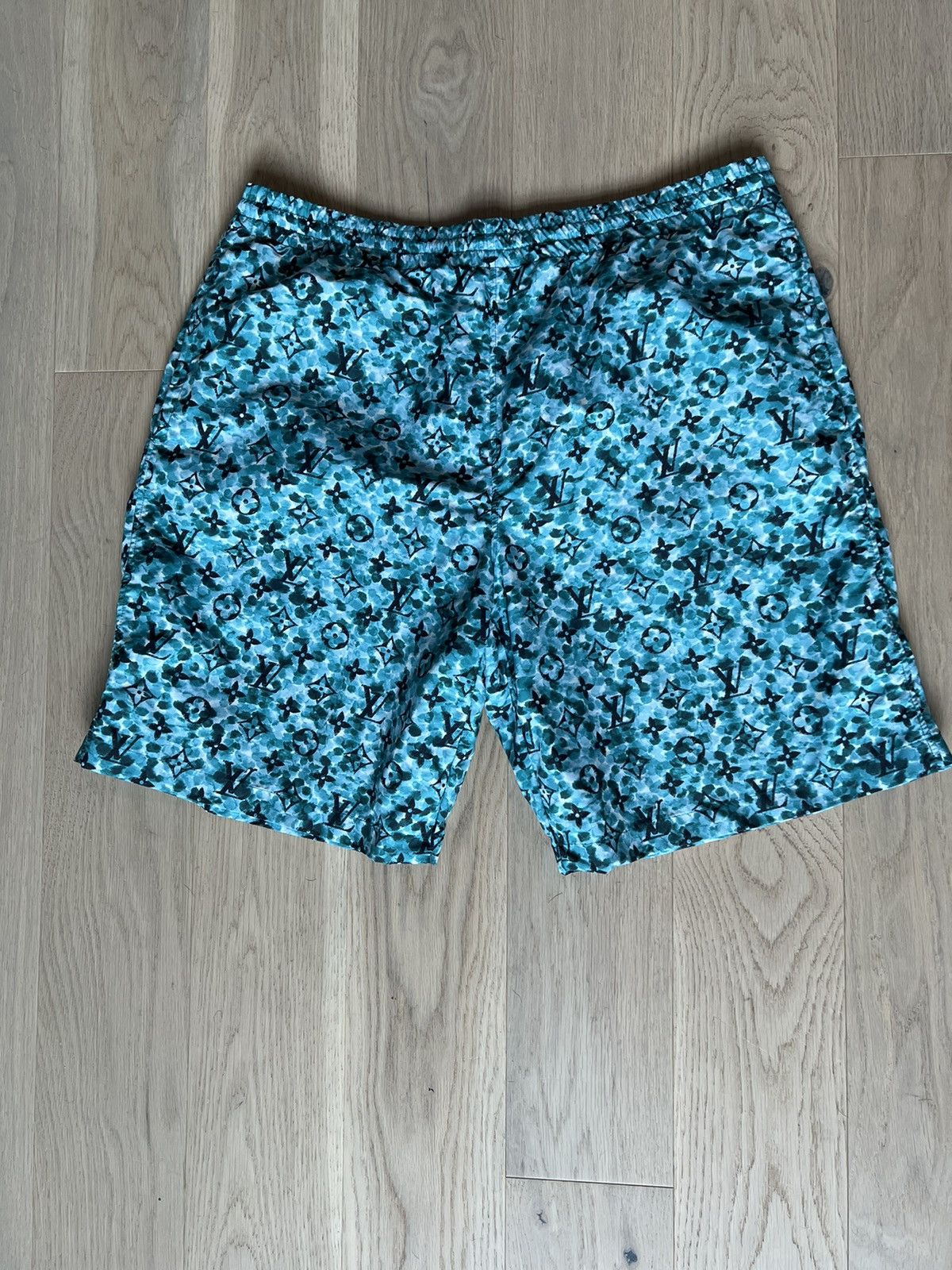 Louis Vuitton Louis Vuitton Denim Carpenter Shorts 1ABJ7G